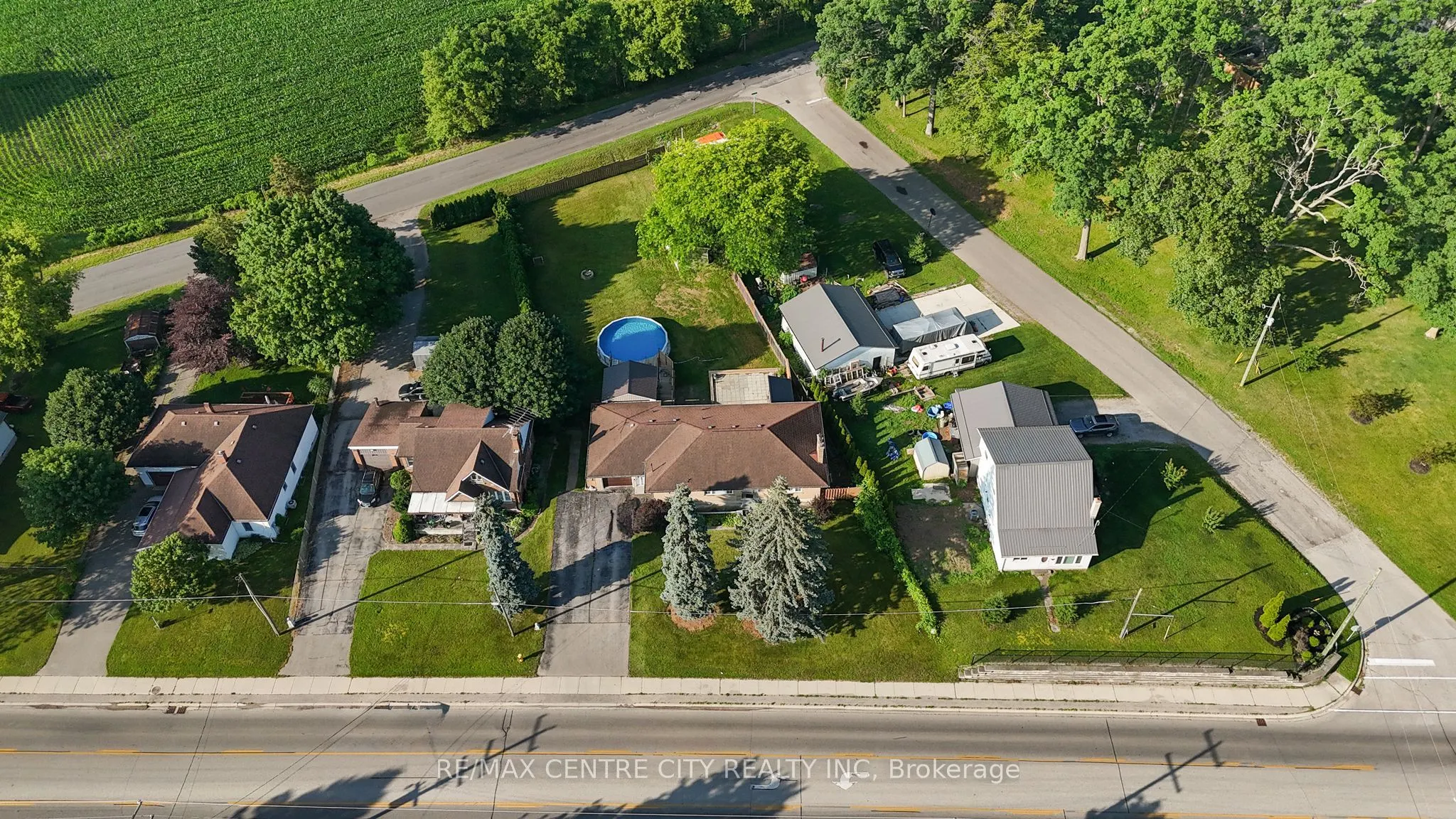 303 Simcoe Street