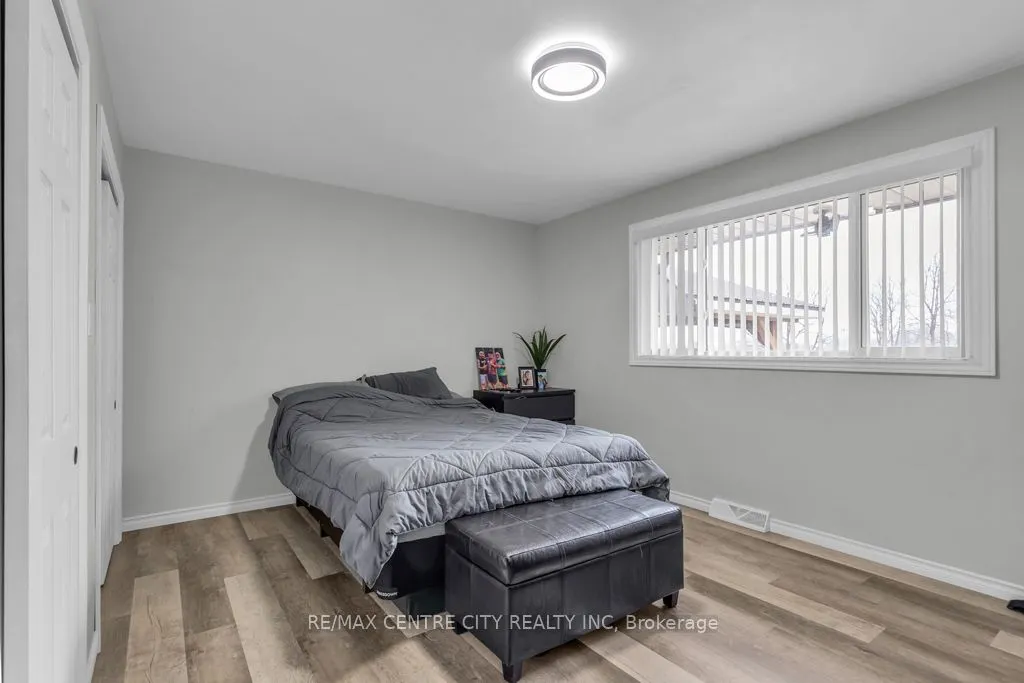 303 Simcoe Street
