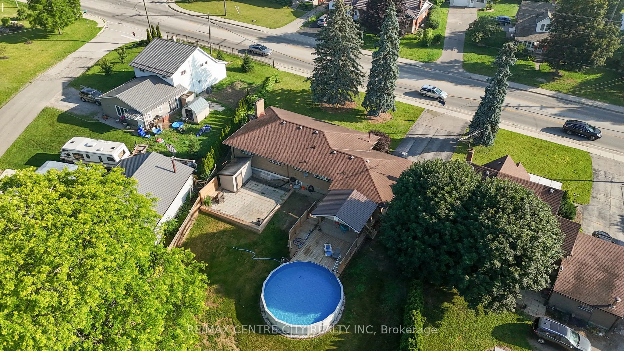 303 Simcoe Street