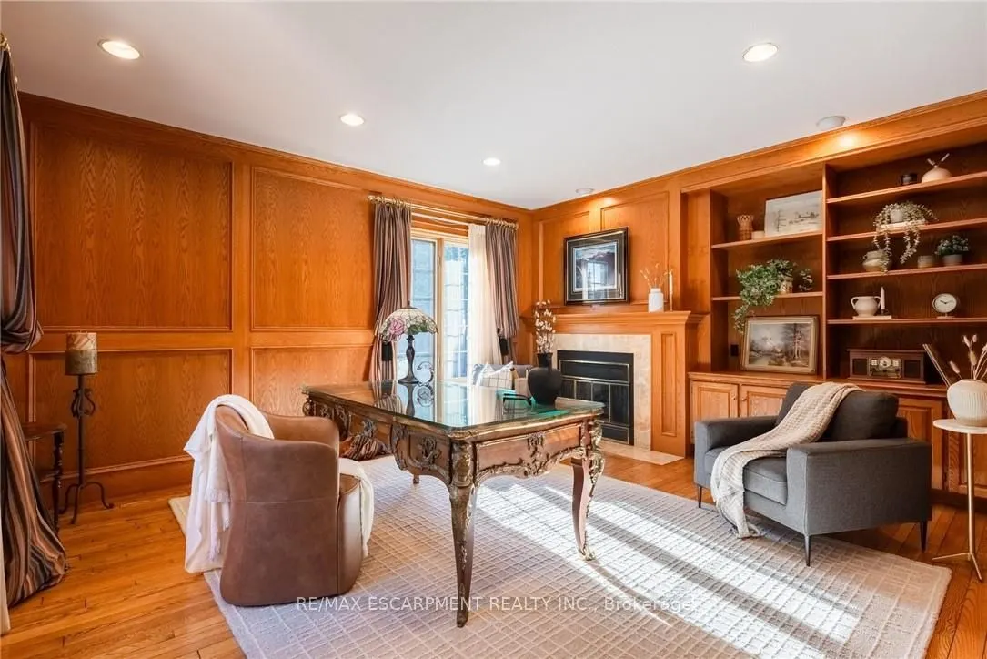 17 Lochside Drive