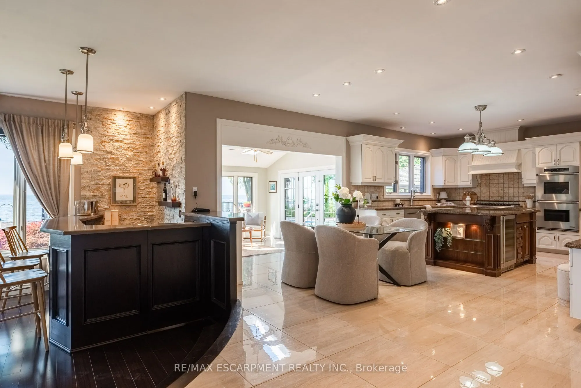 17 Lochside Drive