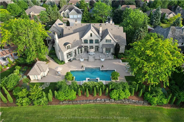 28 Deer Ridge Crescent