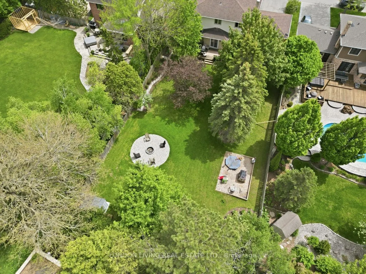 7006 Diane Crescent