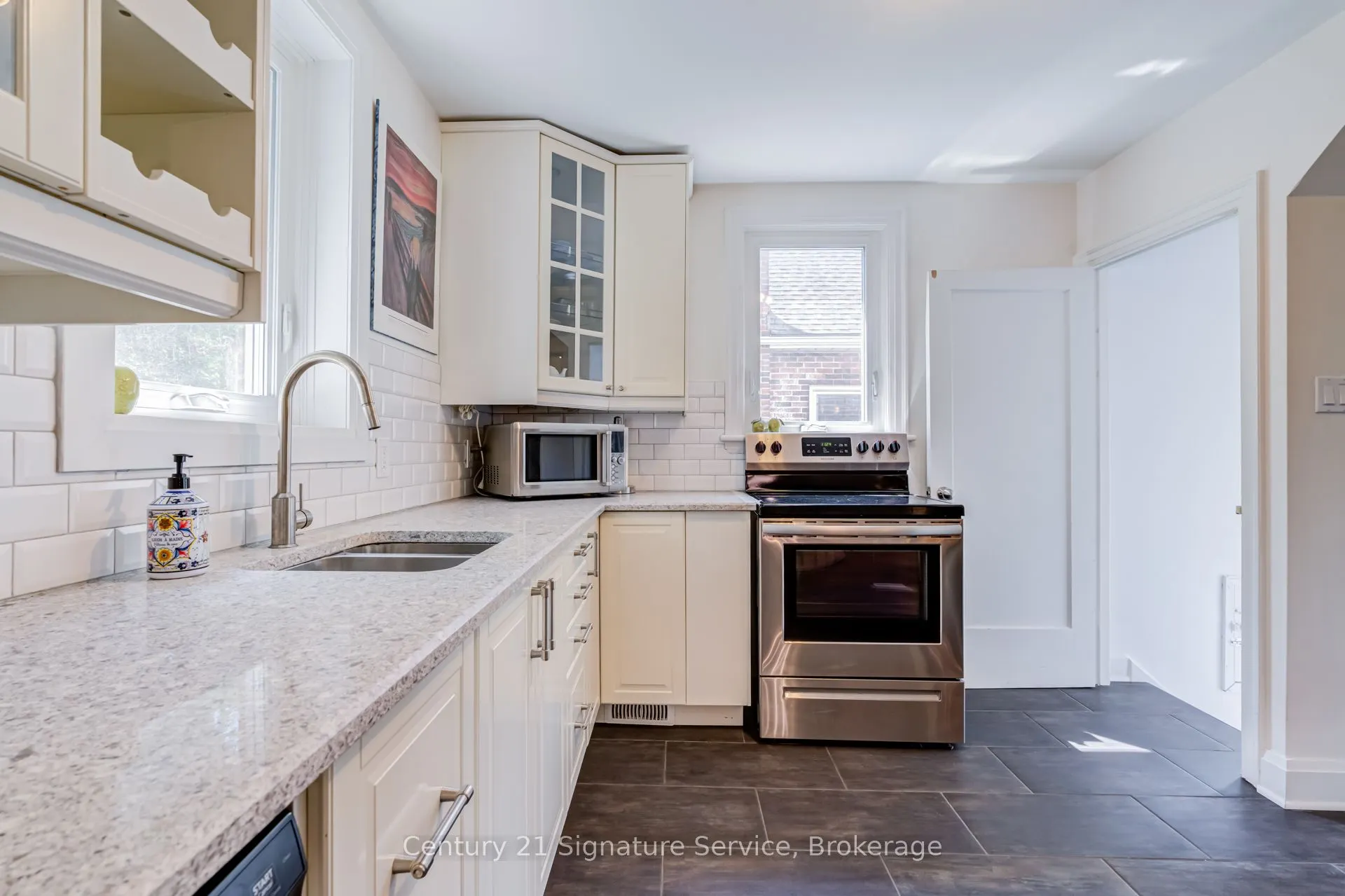 13 Allan Avenue