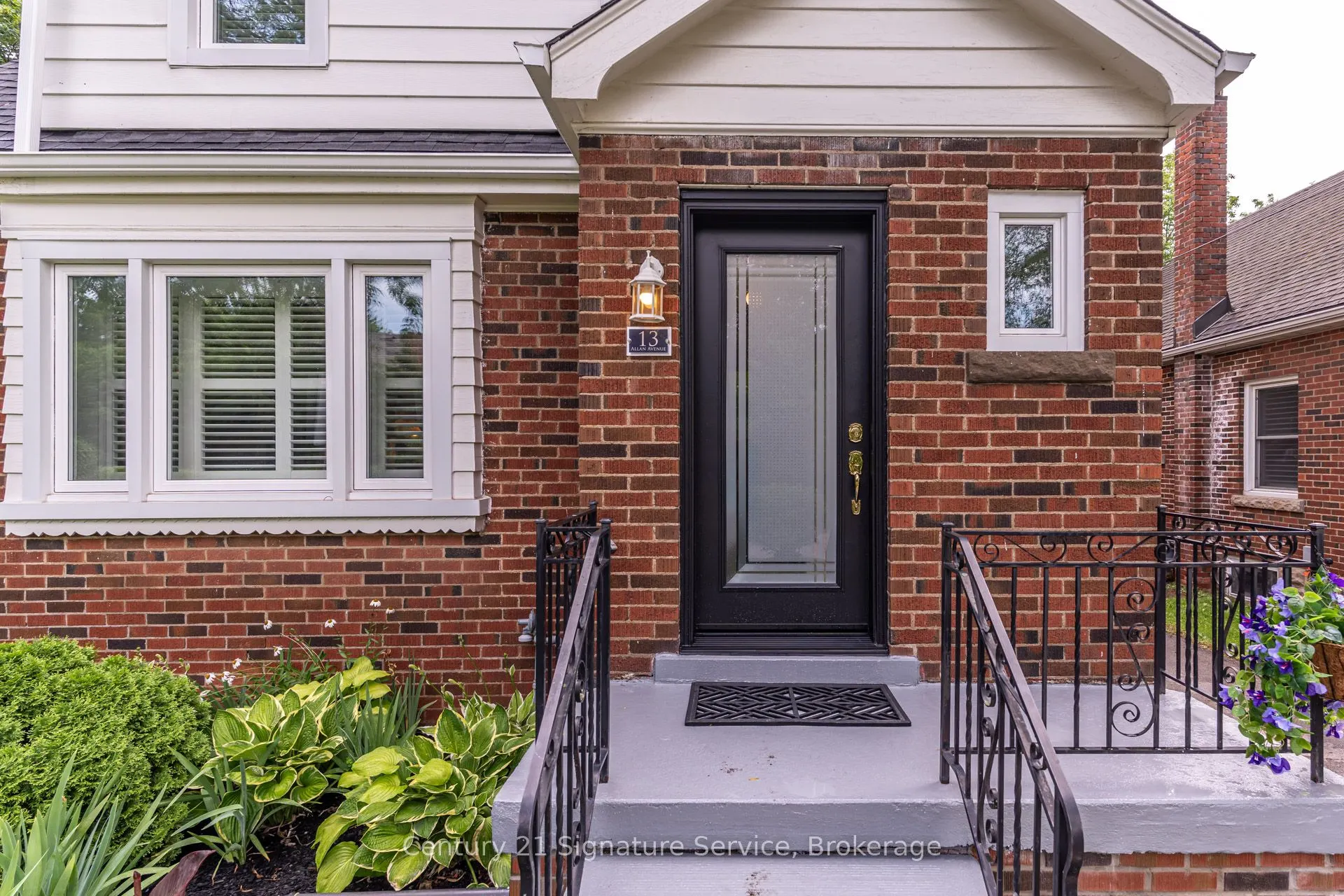 13 Allan Avenue