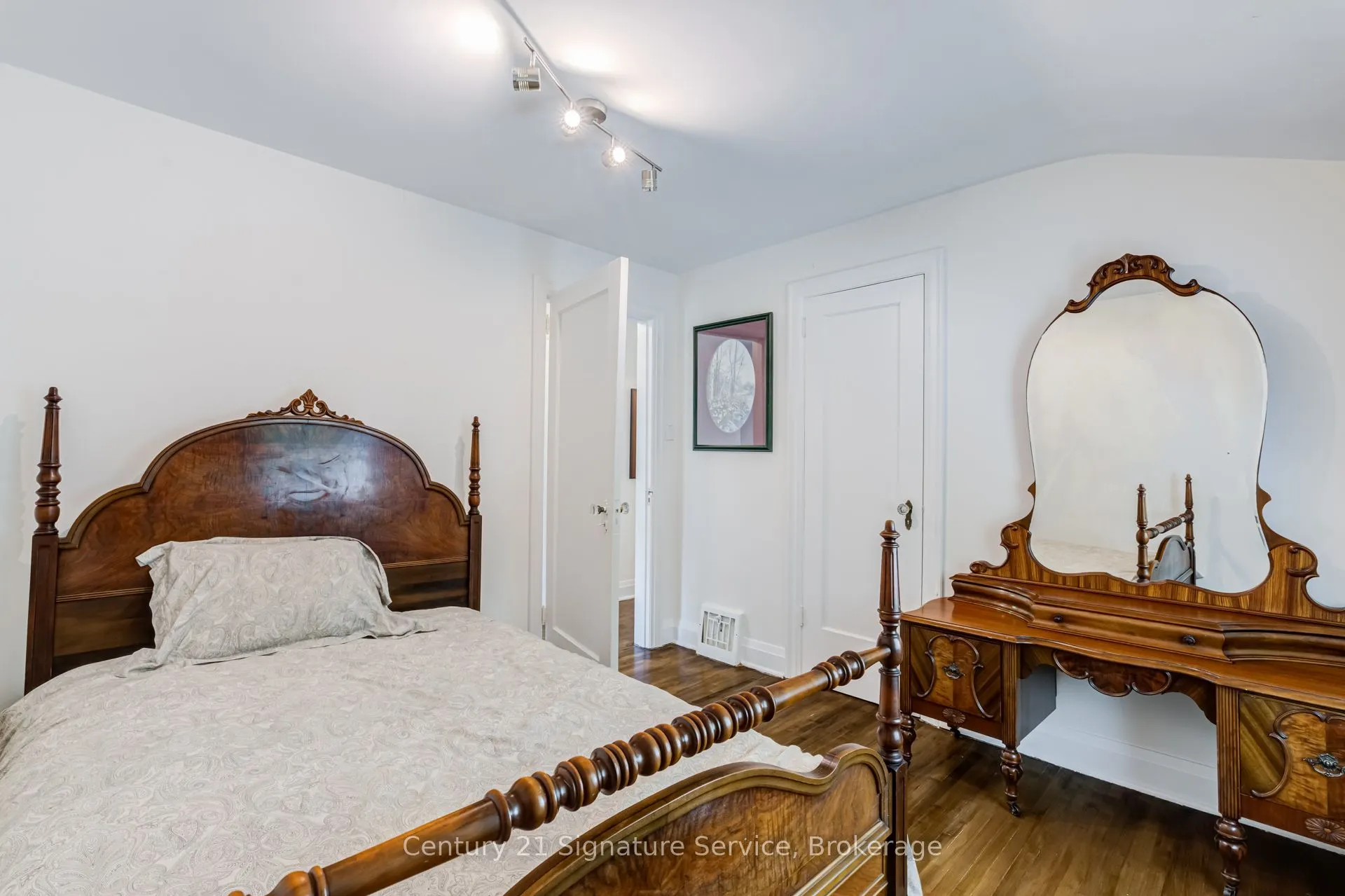13 Allan Avenue