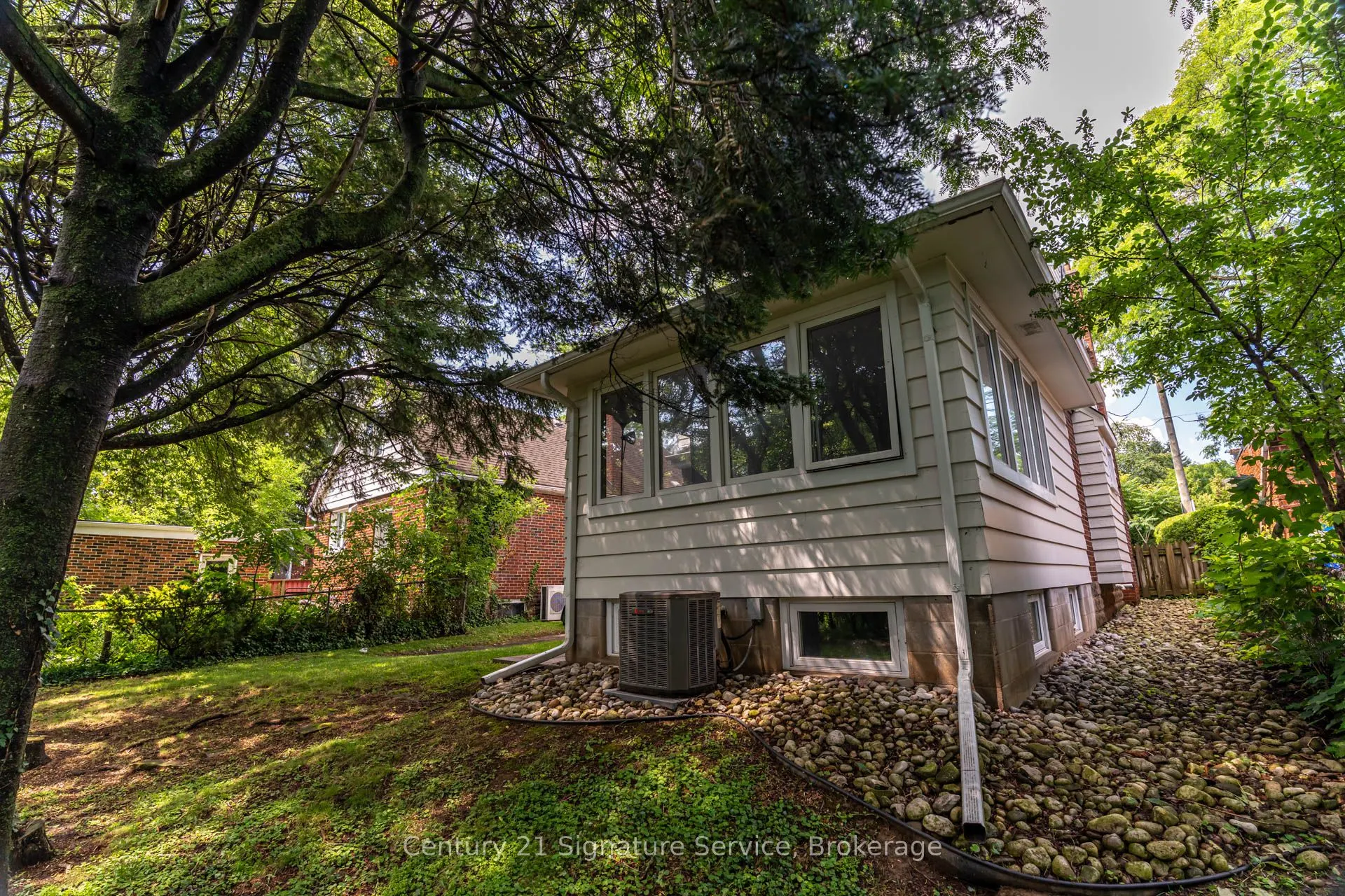 13 Allan Avenue