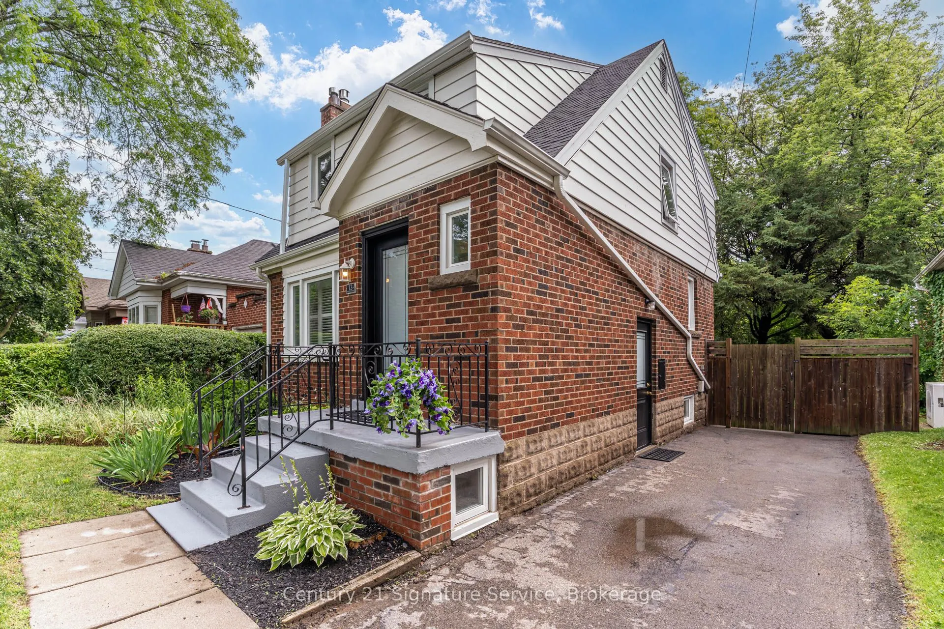 13 Allan Avenue