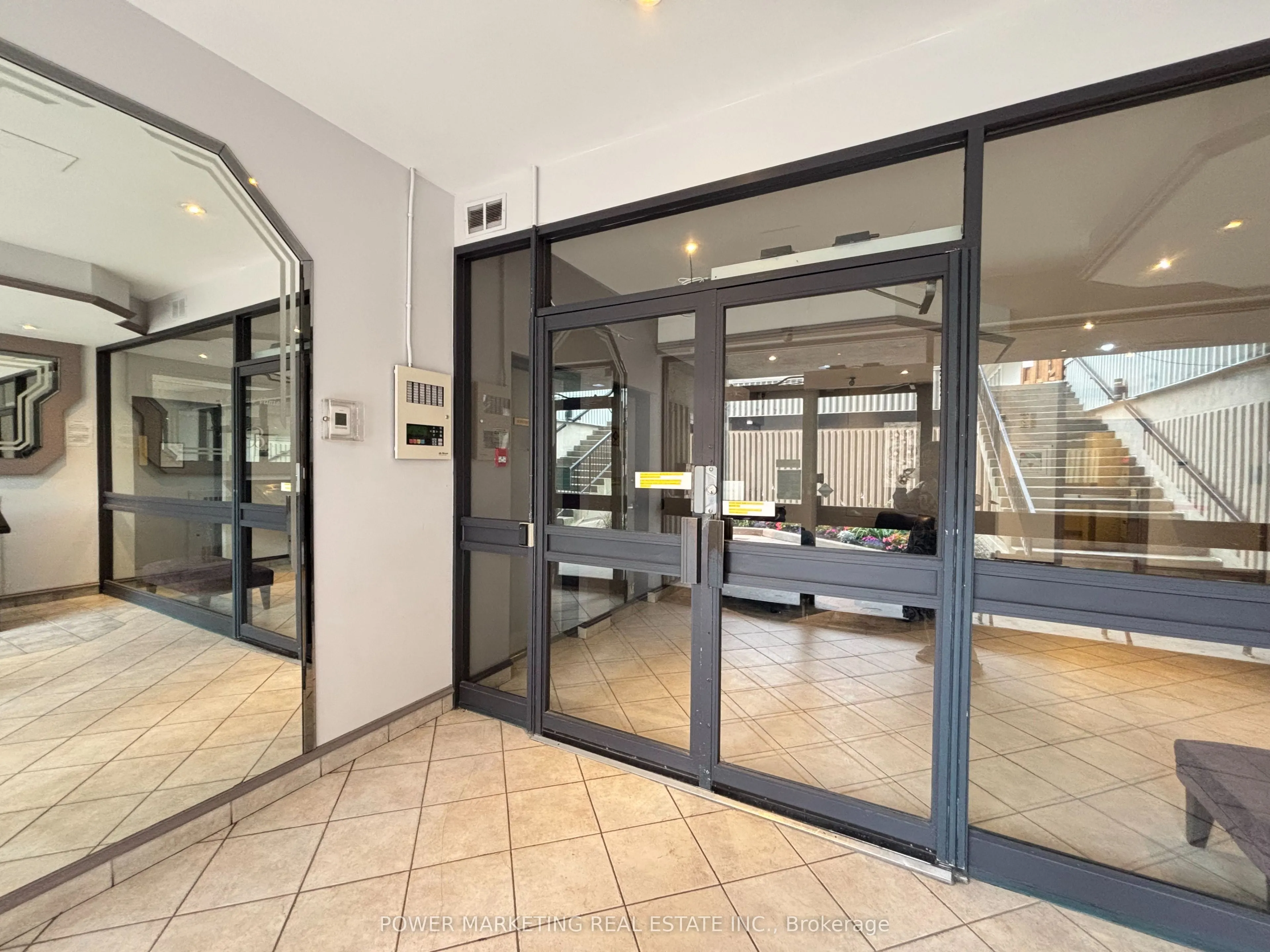 158B MCARTHUR Avenue #1604