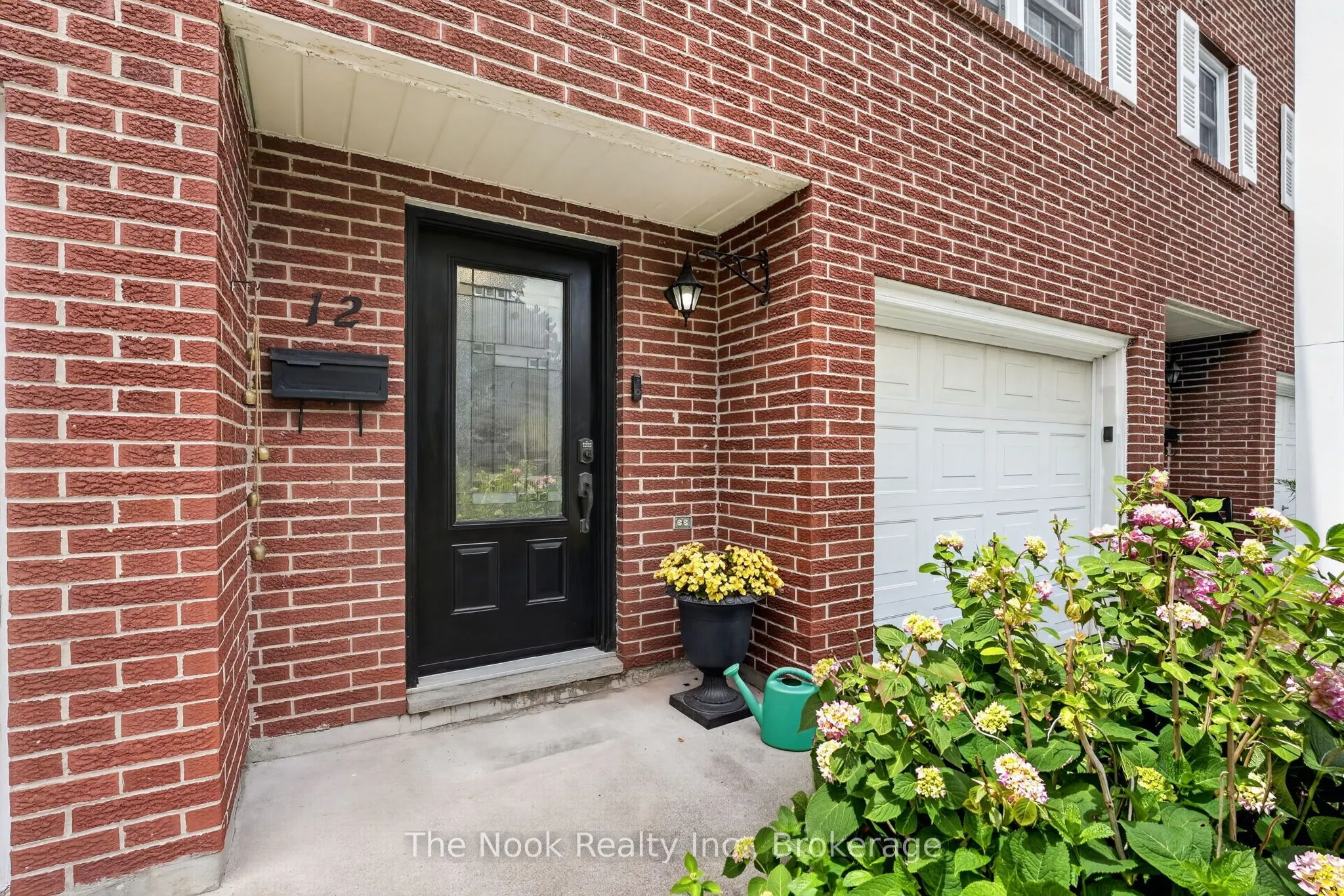 91 LIVINGSTON Avenue #12