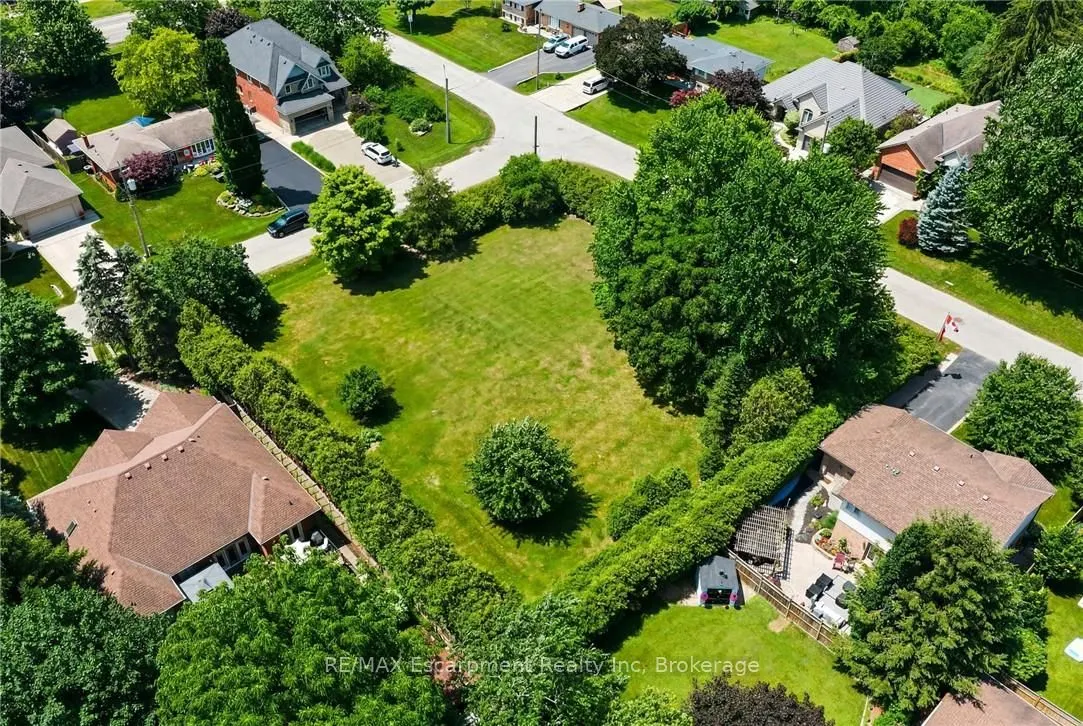 8 Northlawn Avenue