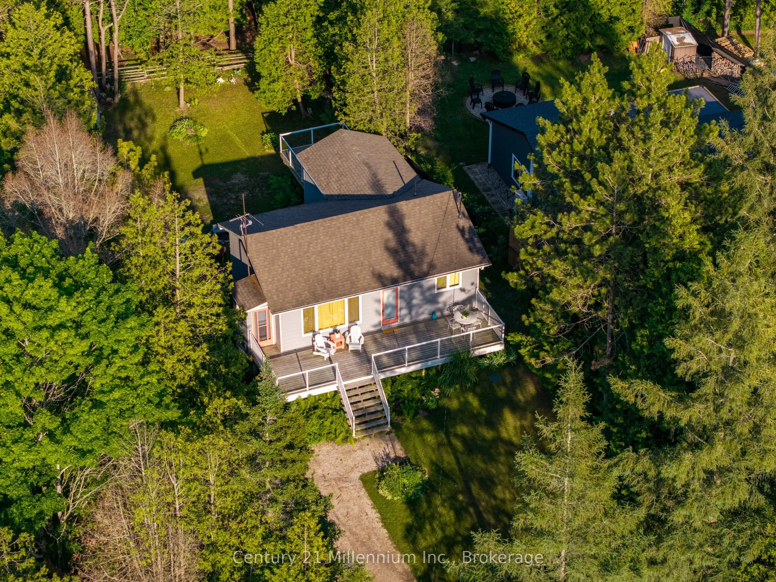 553 Bay Street