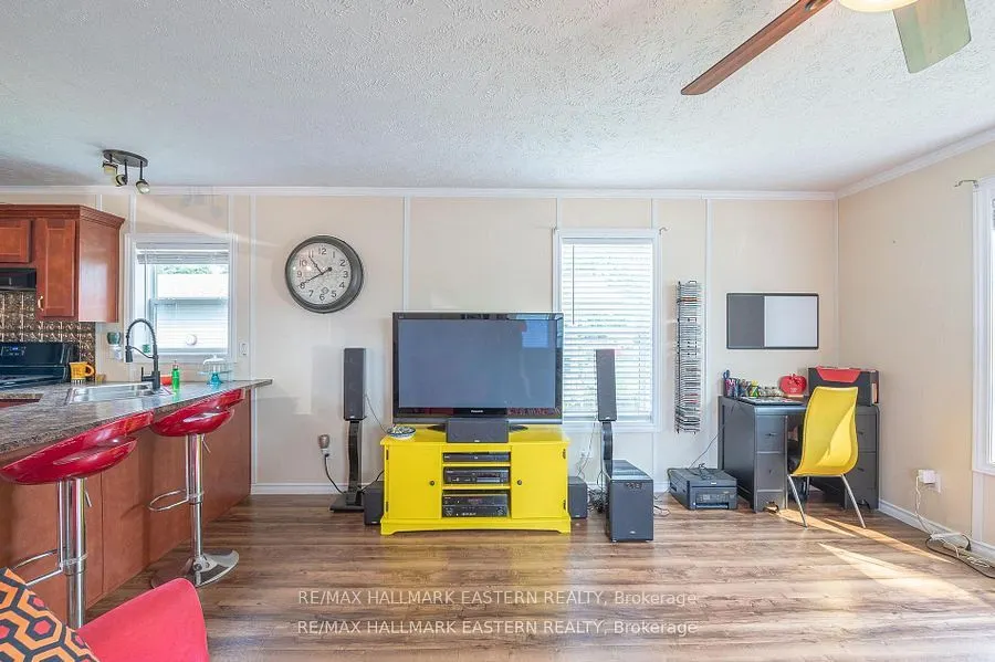 6 Hillview Drive