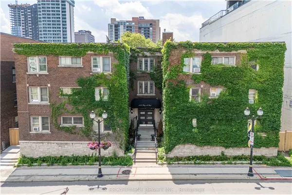 285 King Street W
