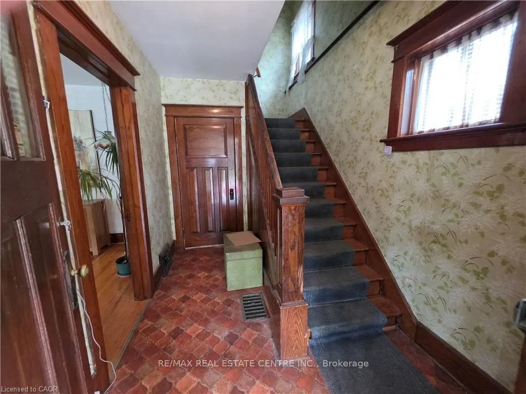 20 Fairview Avenue