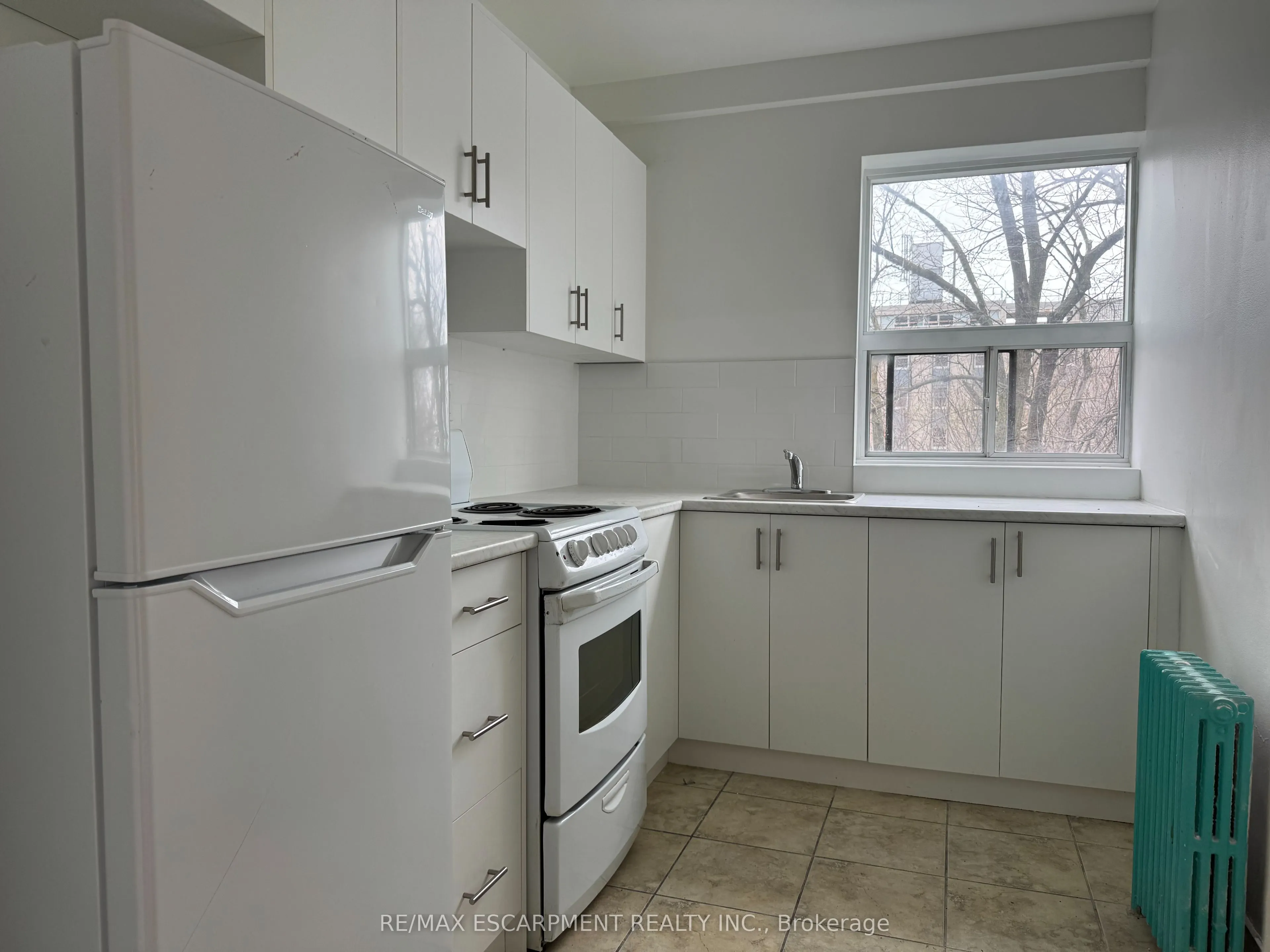 325A James Street S #106