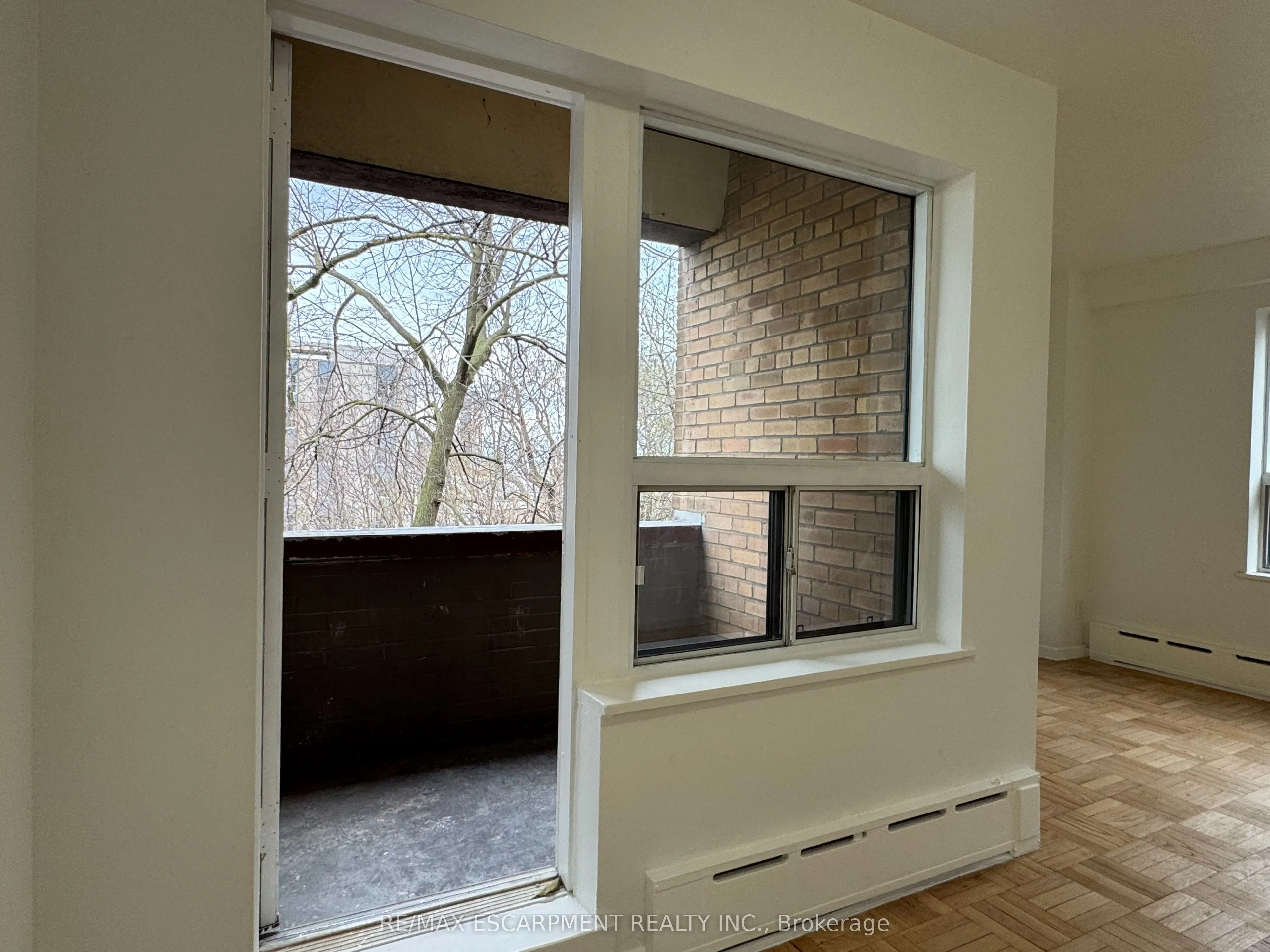 325A James Street S #106