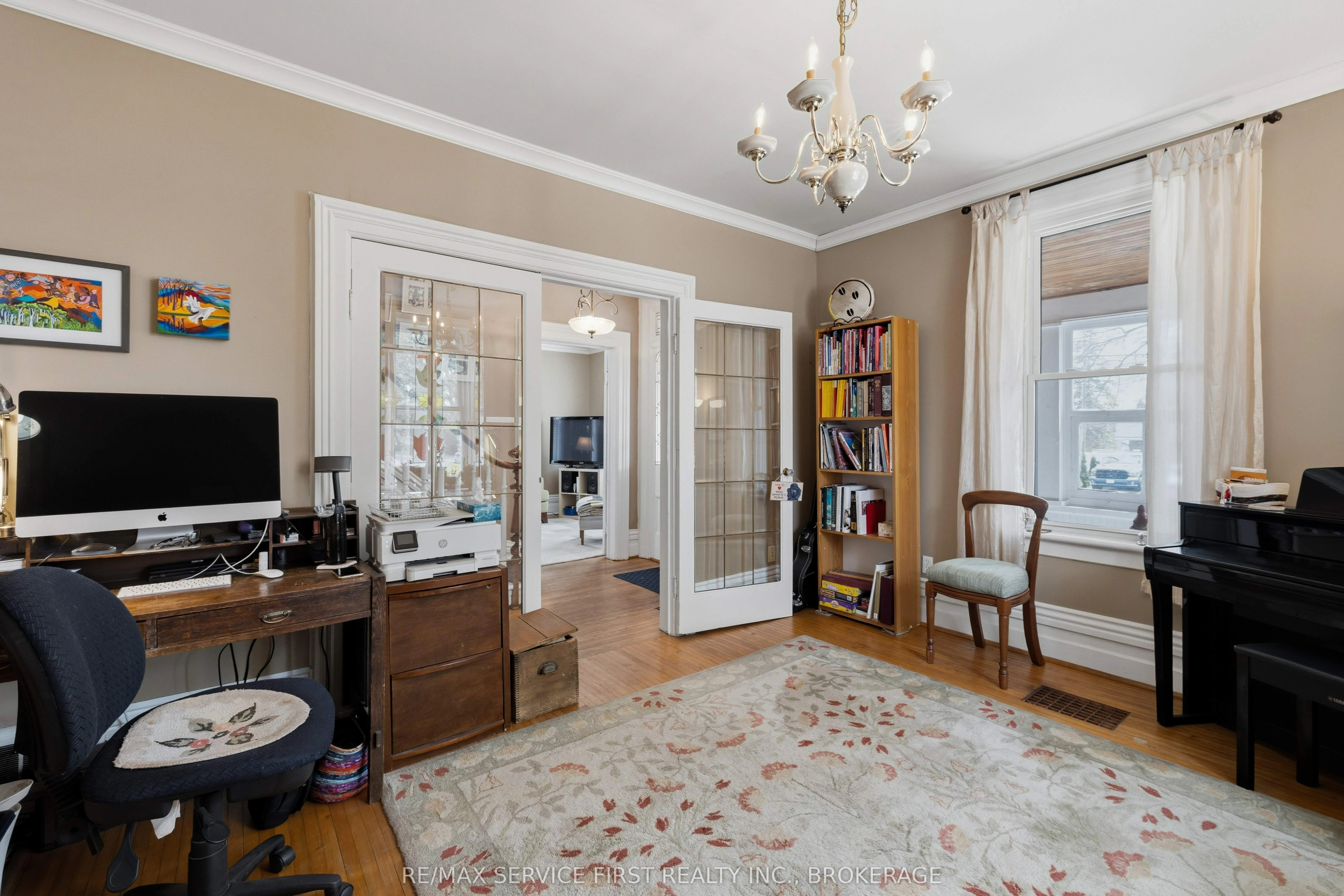 15 Graham Street E