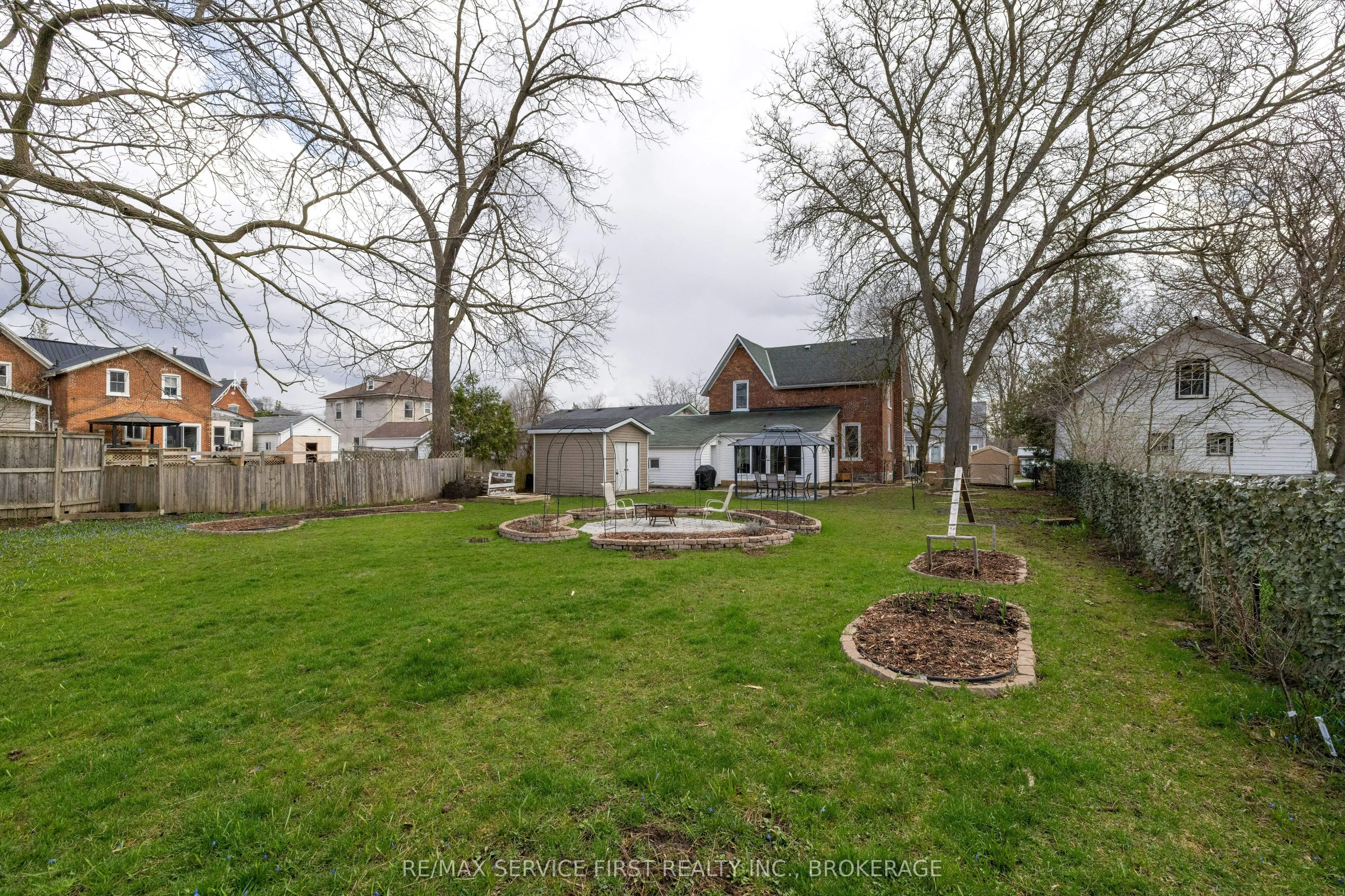 15 Graham Street E