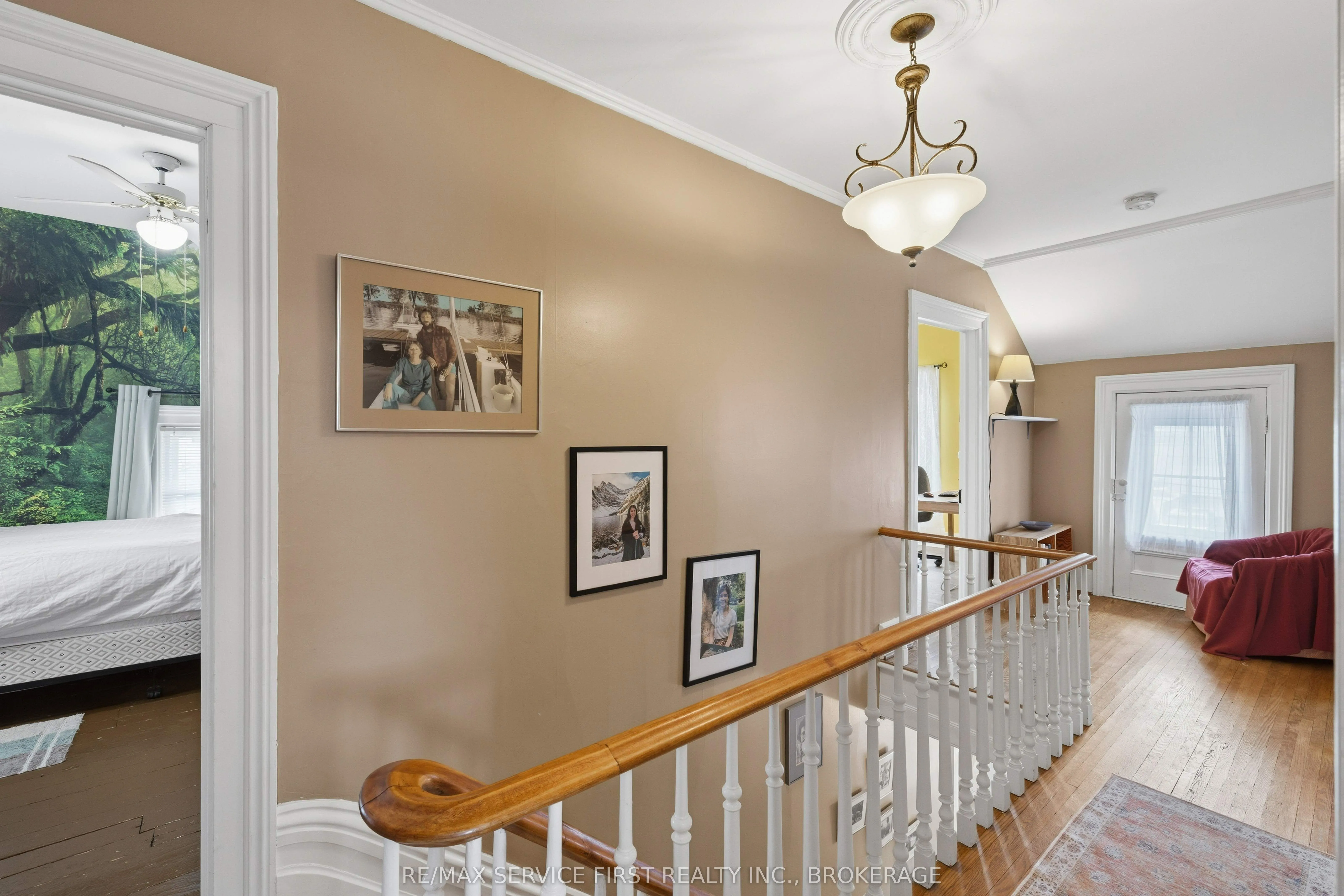 15 Graham Street E