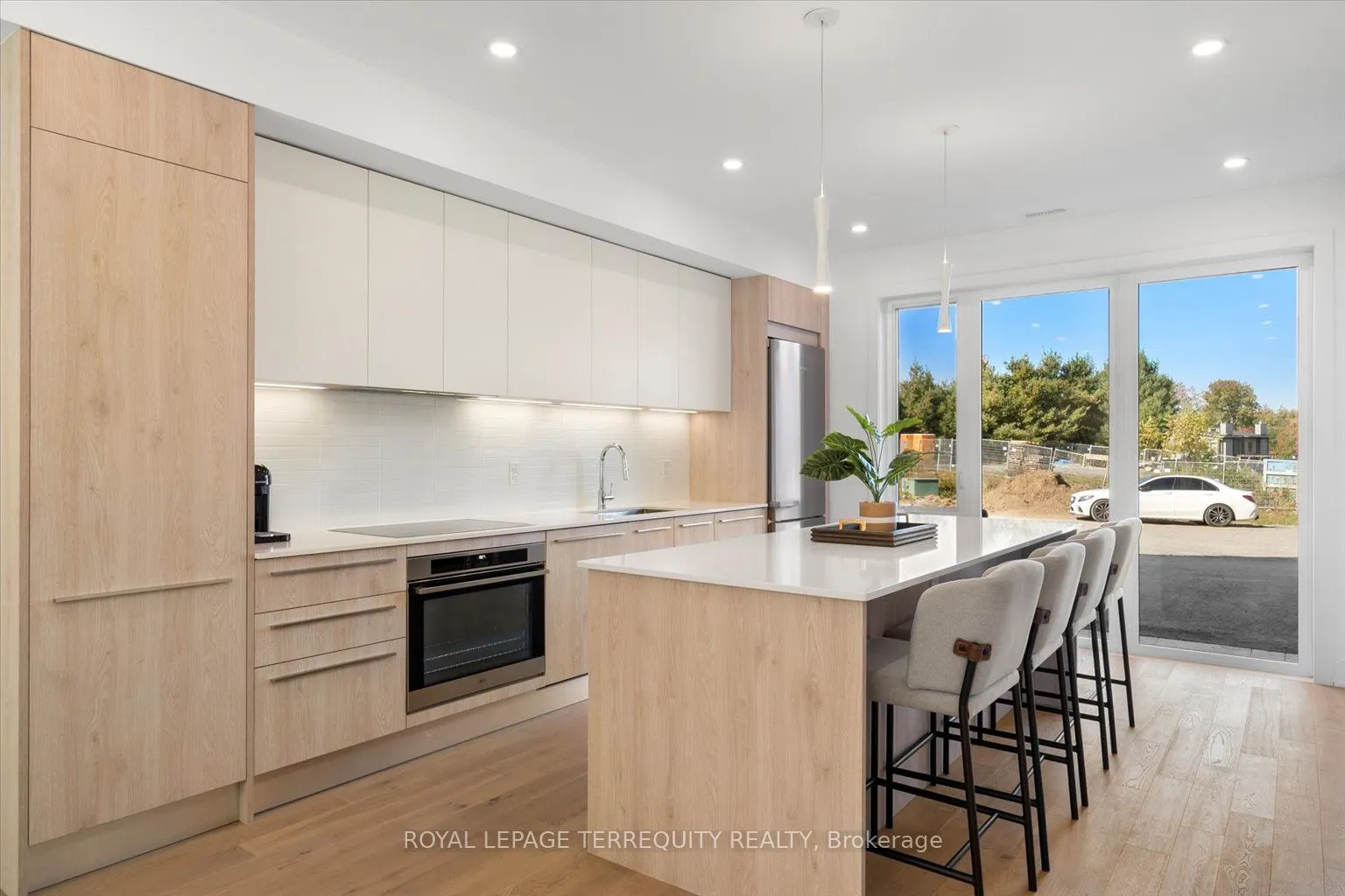 37 Rockmount Crescent