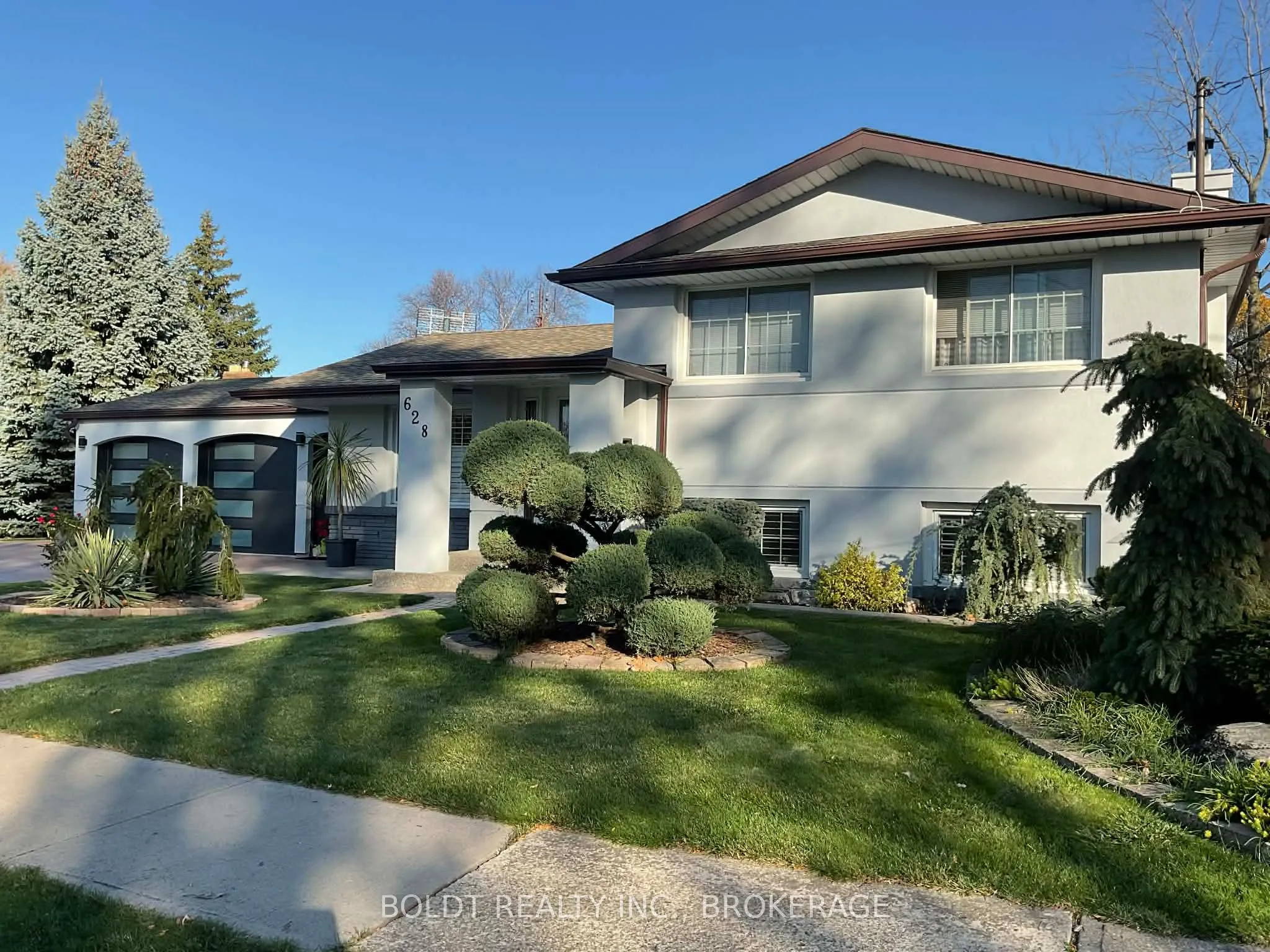 628 Vine Street