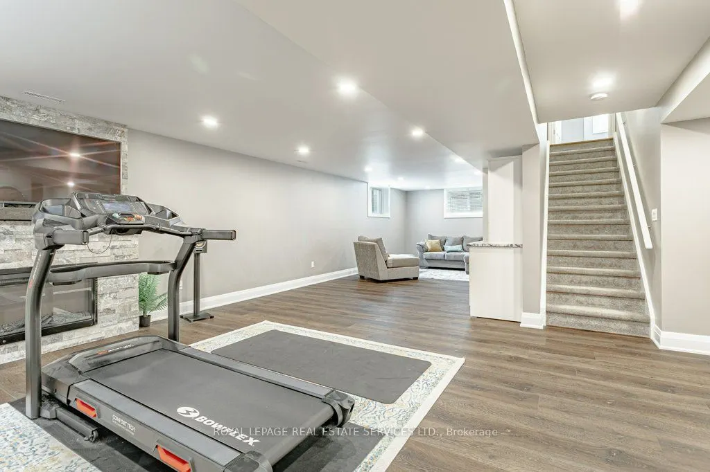 560 Lakeview Drive