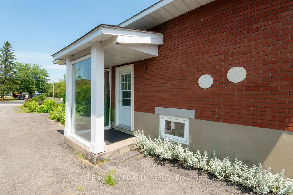 3654 Navan Road