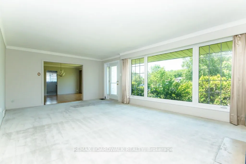 3654 Navan Road