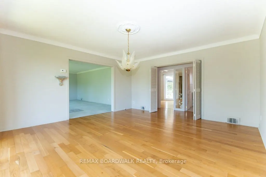 3654 Navan Road