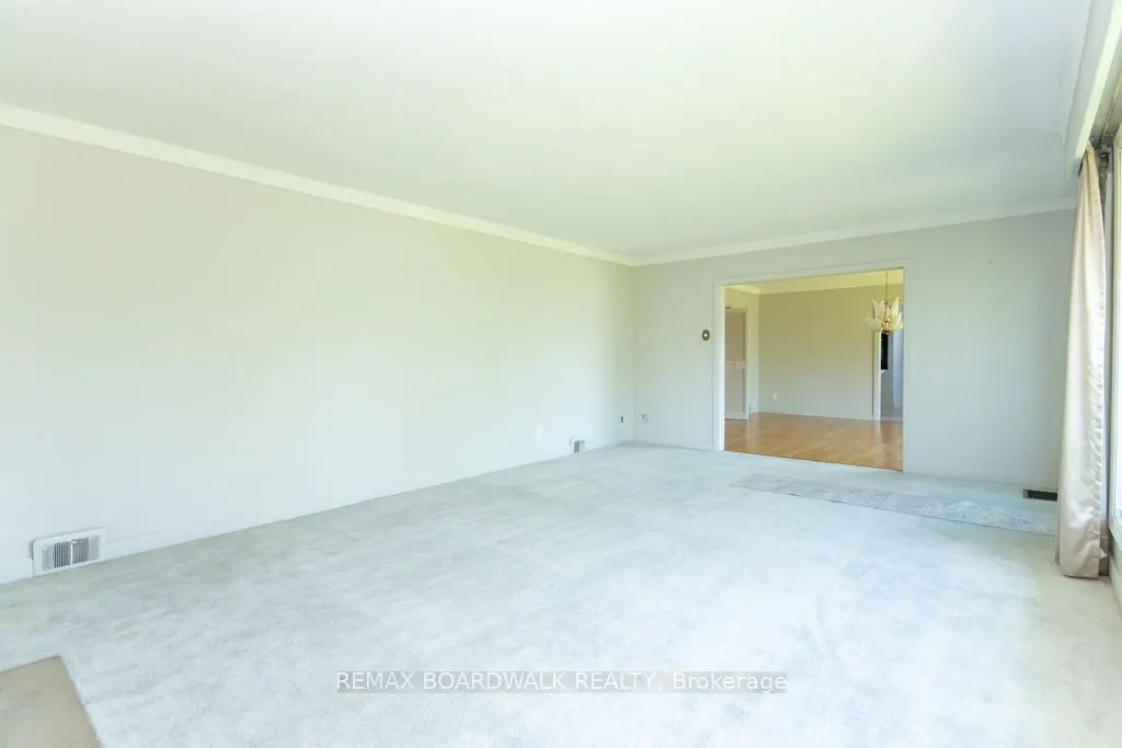 3654 Navan Road