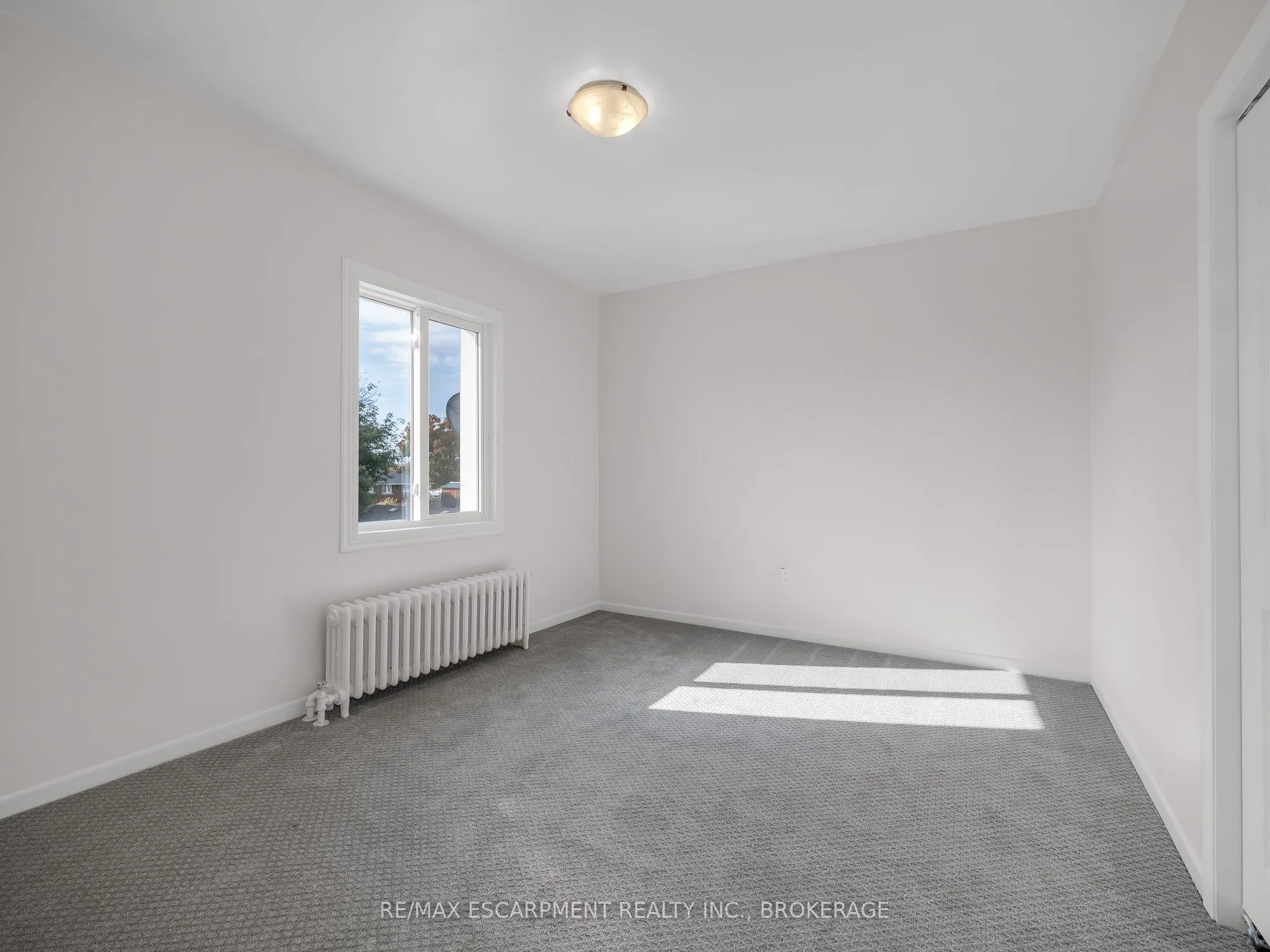 7 MAITLAND Street #UPPER