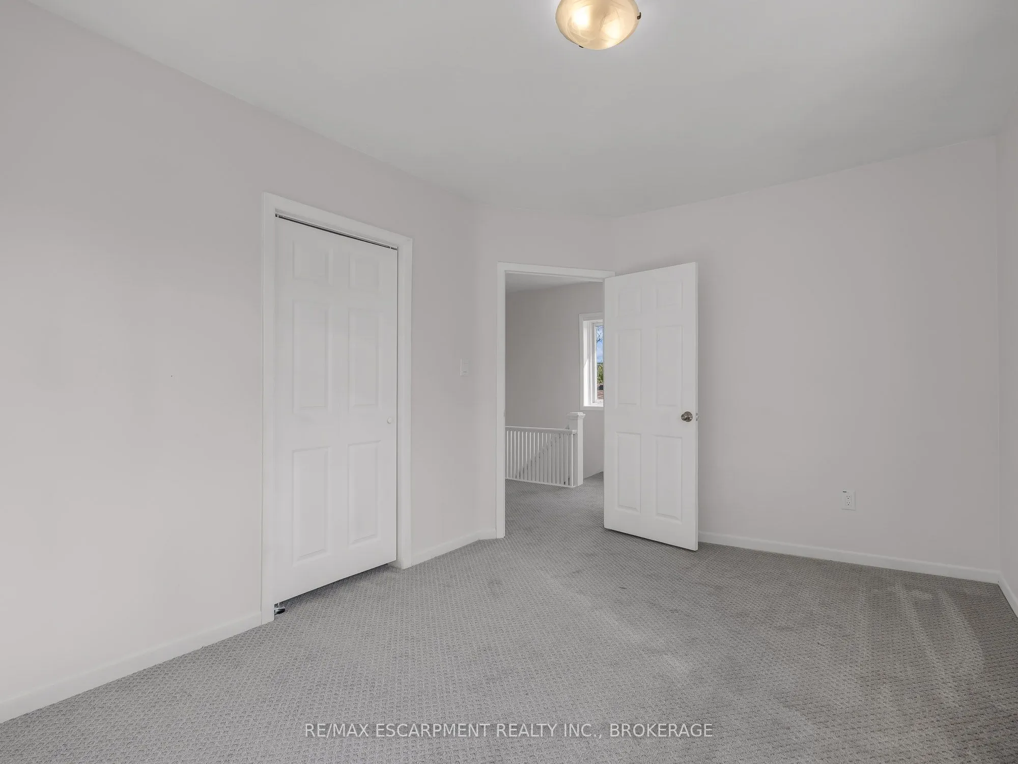 7 MAITLAND Street #UPPER