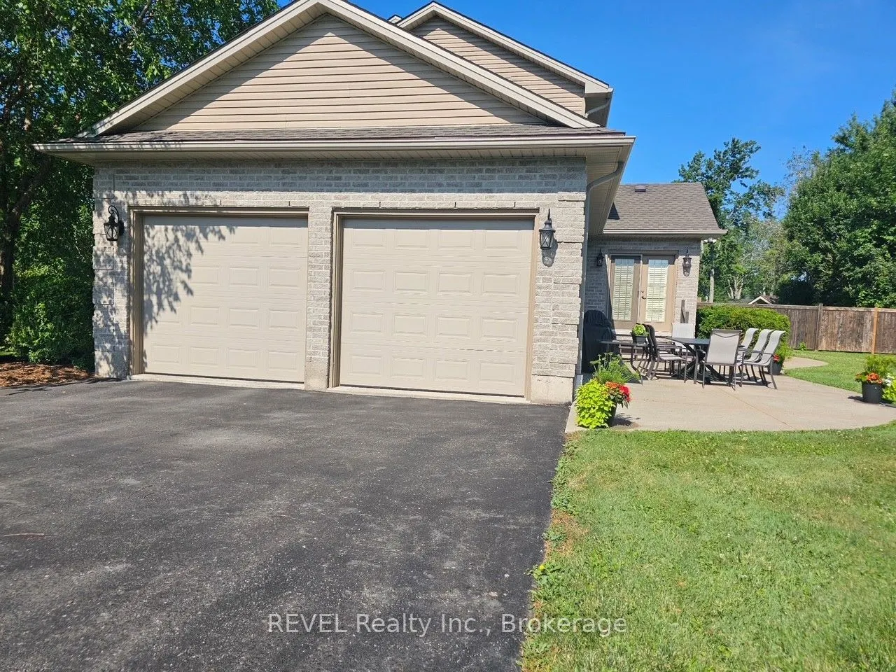 3250 Thunder Bay Road