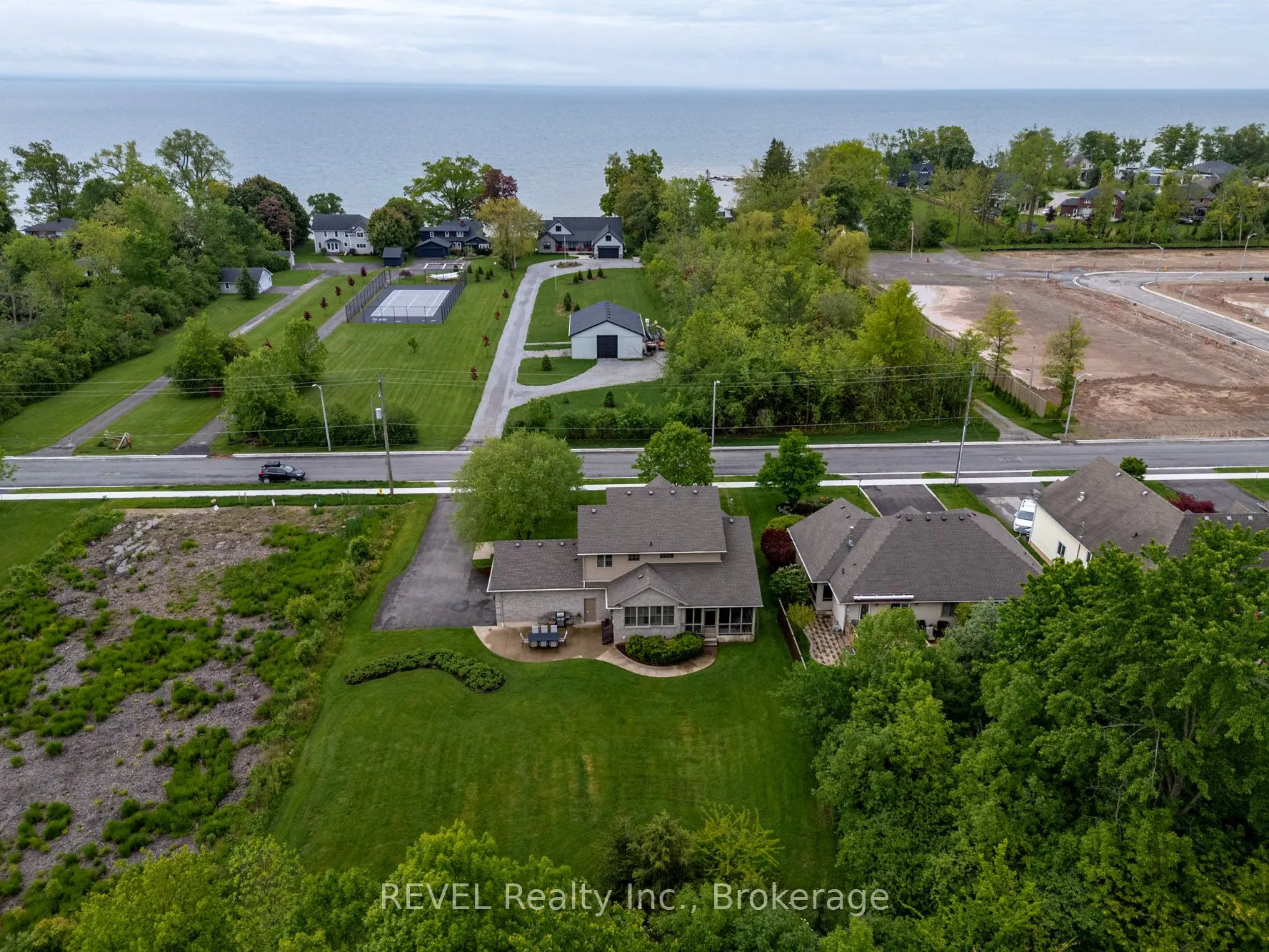3250 Thunder Bay Road