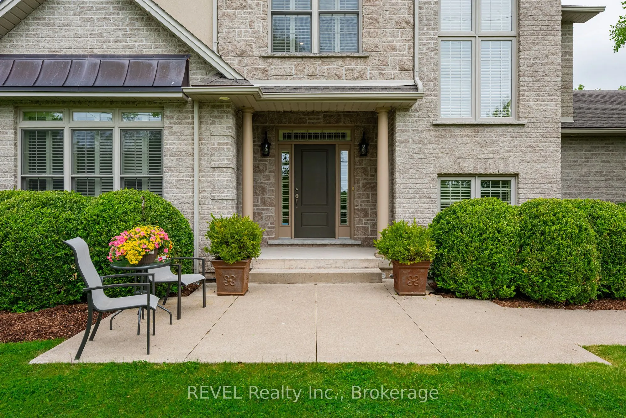 3250 Thunder Bay Road