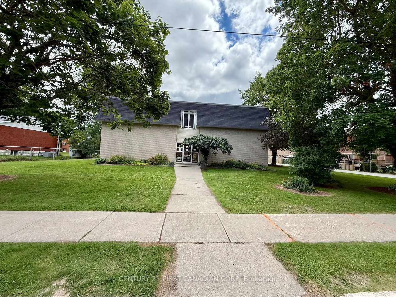 118 Preston Street S #331