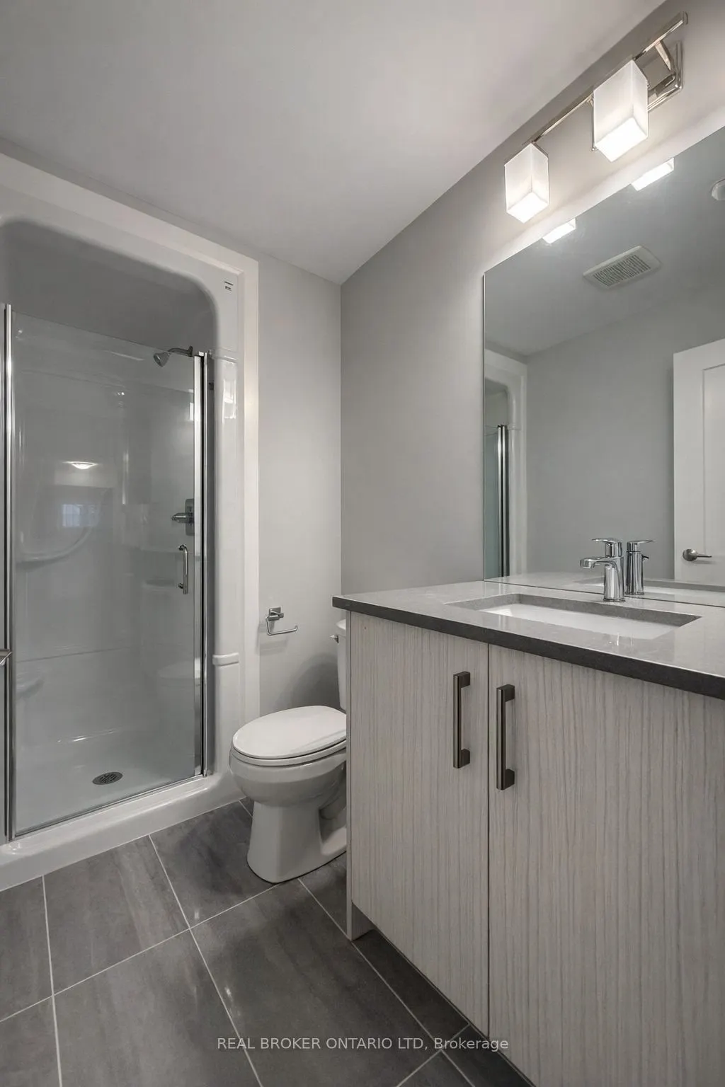 499 Sophia Crescent #32