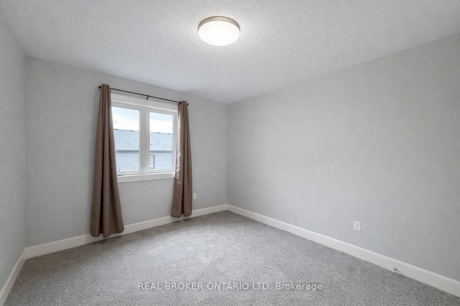499 Sophia Crescent #32