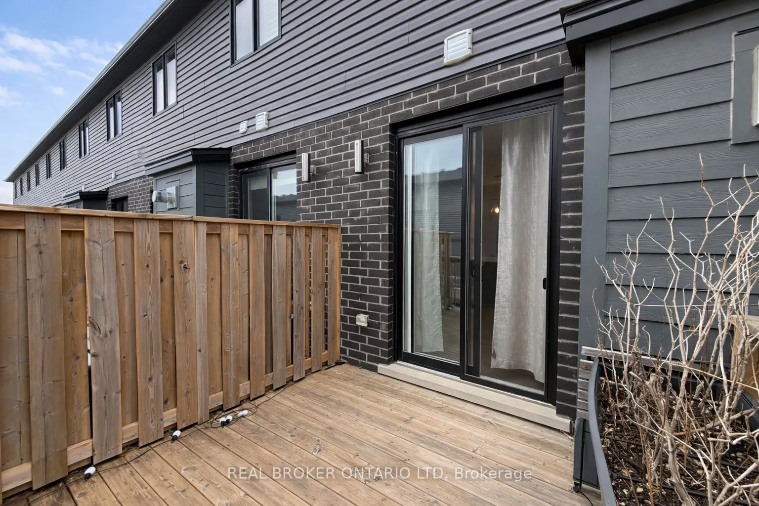 499 Sophia Crescent #32