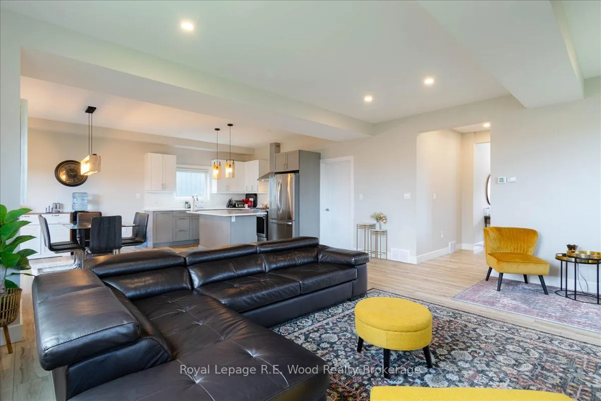 72 Trailview Drive E