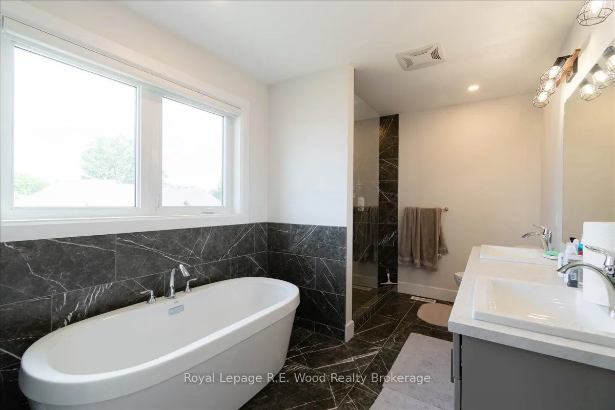 72 Trailview Drive E