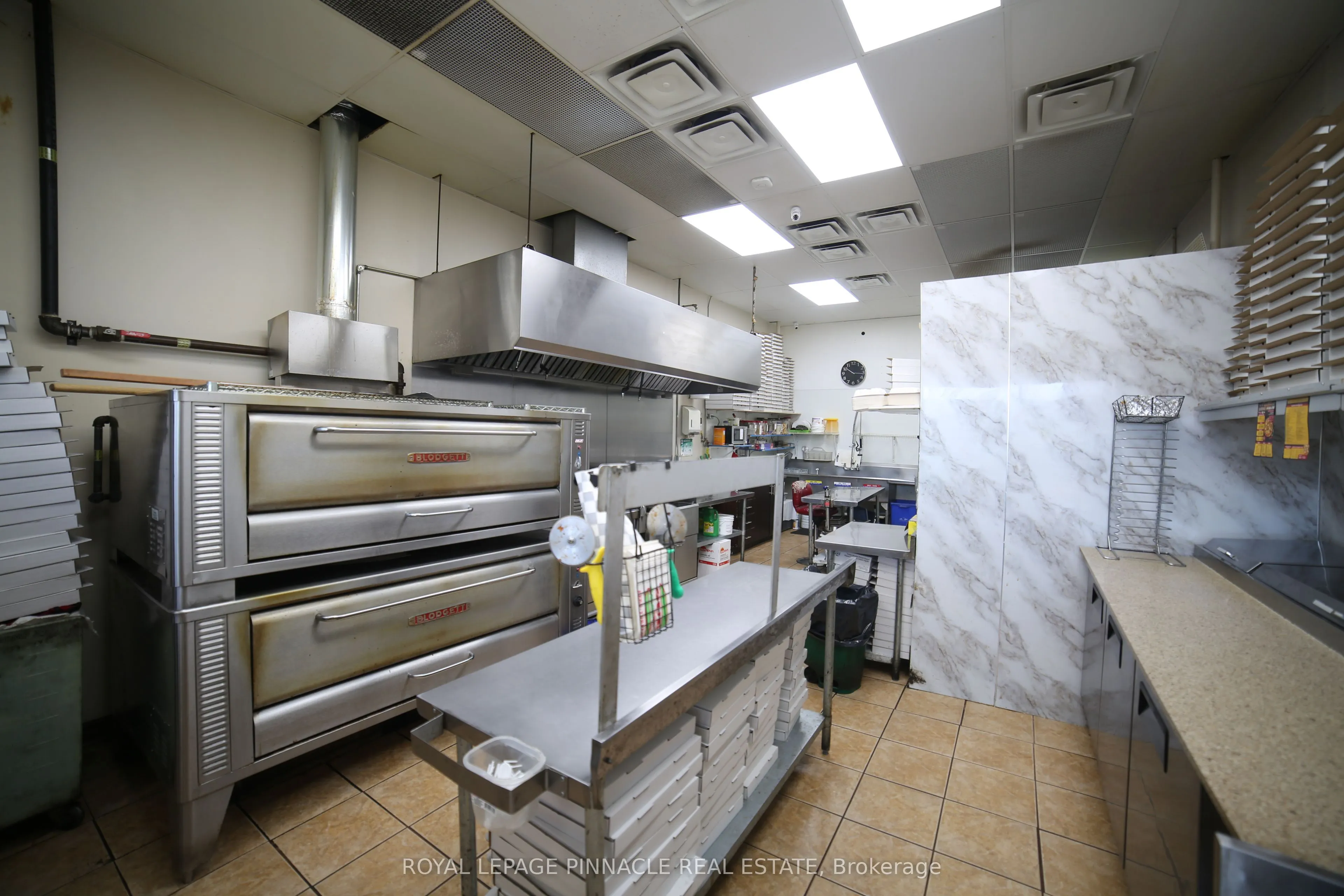 15 Lockport Way #6