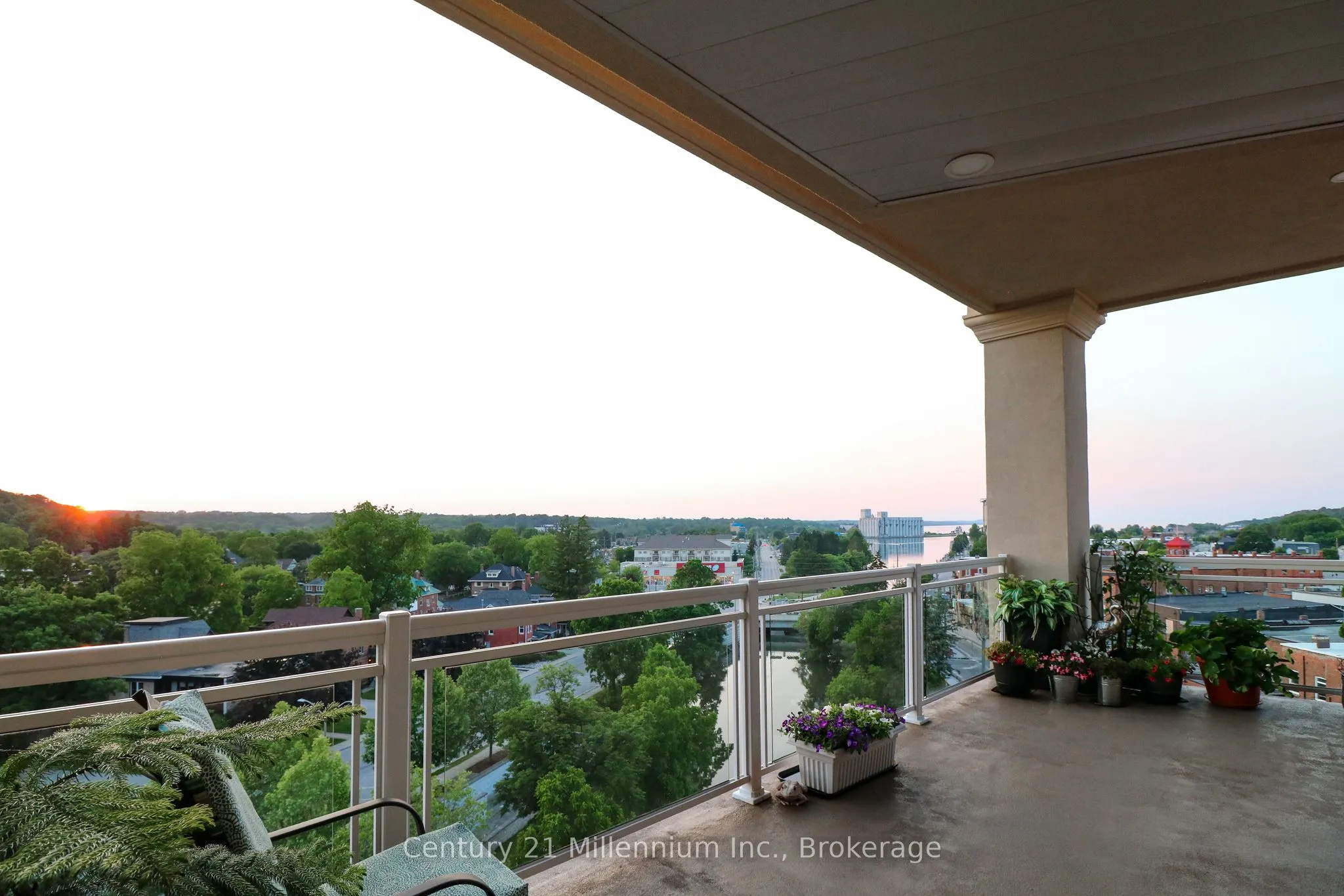 80 9th Street E #604