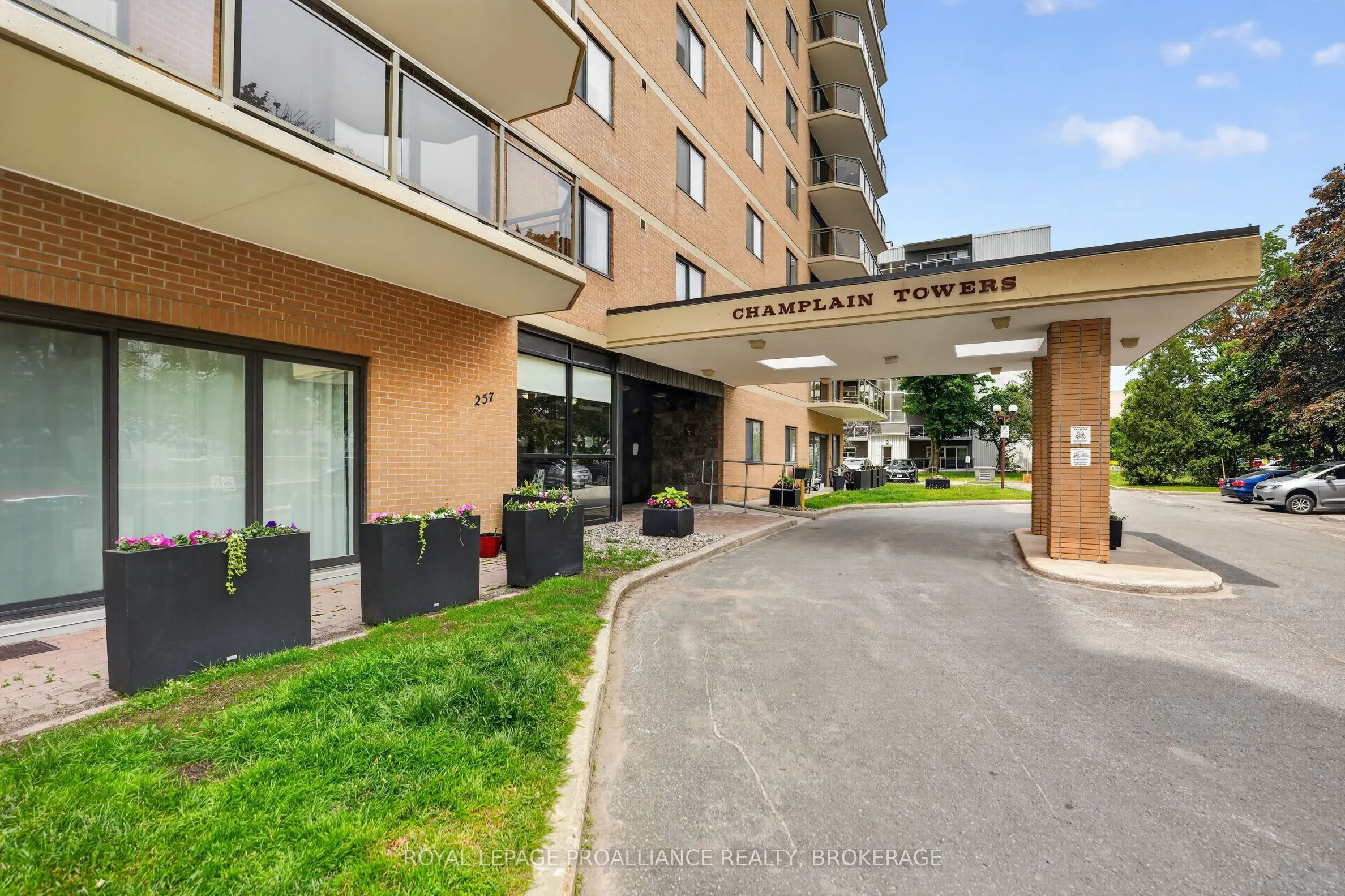 257 Bath Road #401