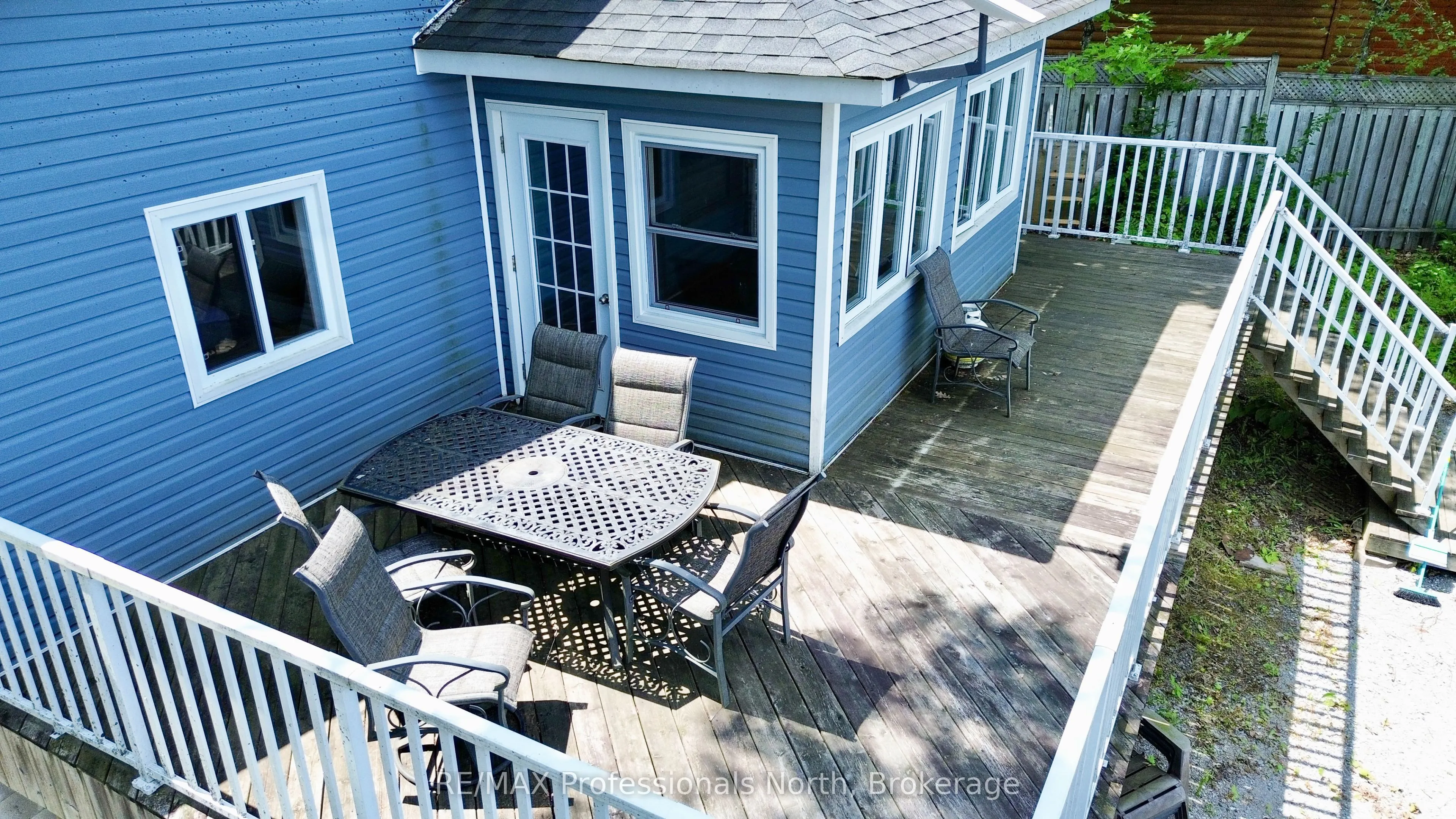 1129 Comak Crescent
