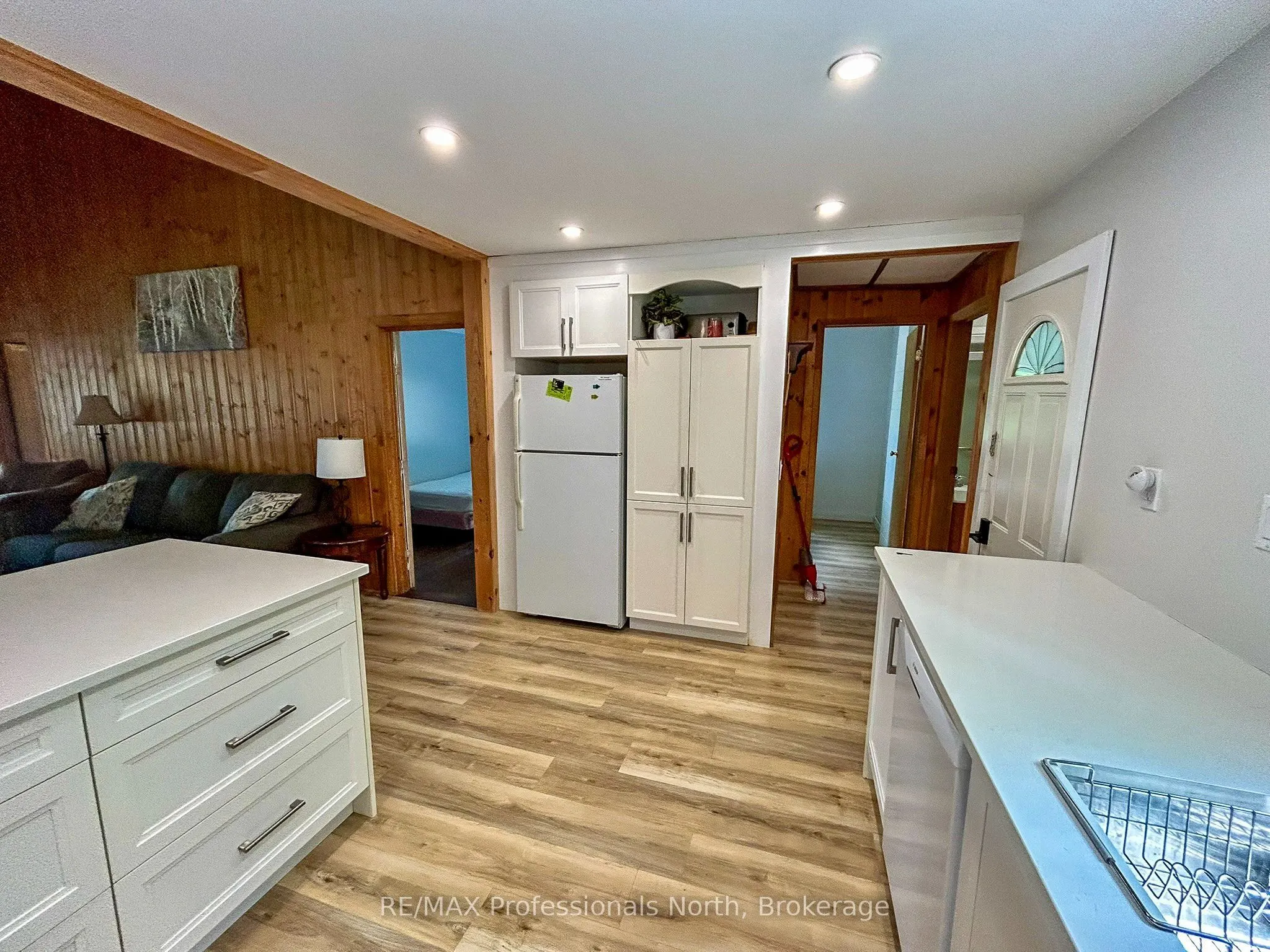 1129 Comak Crescent