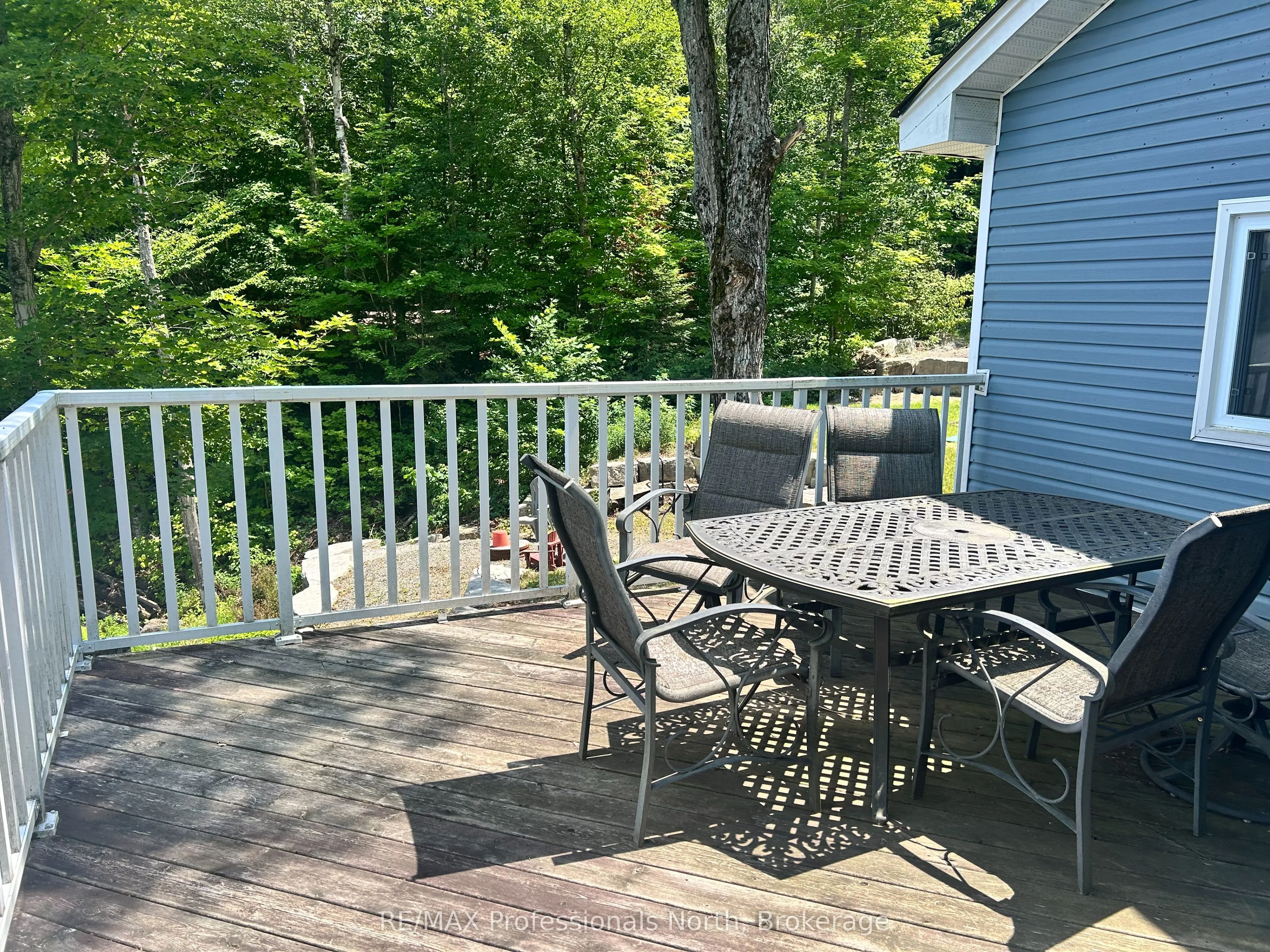 1129 Comak Crescent
