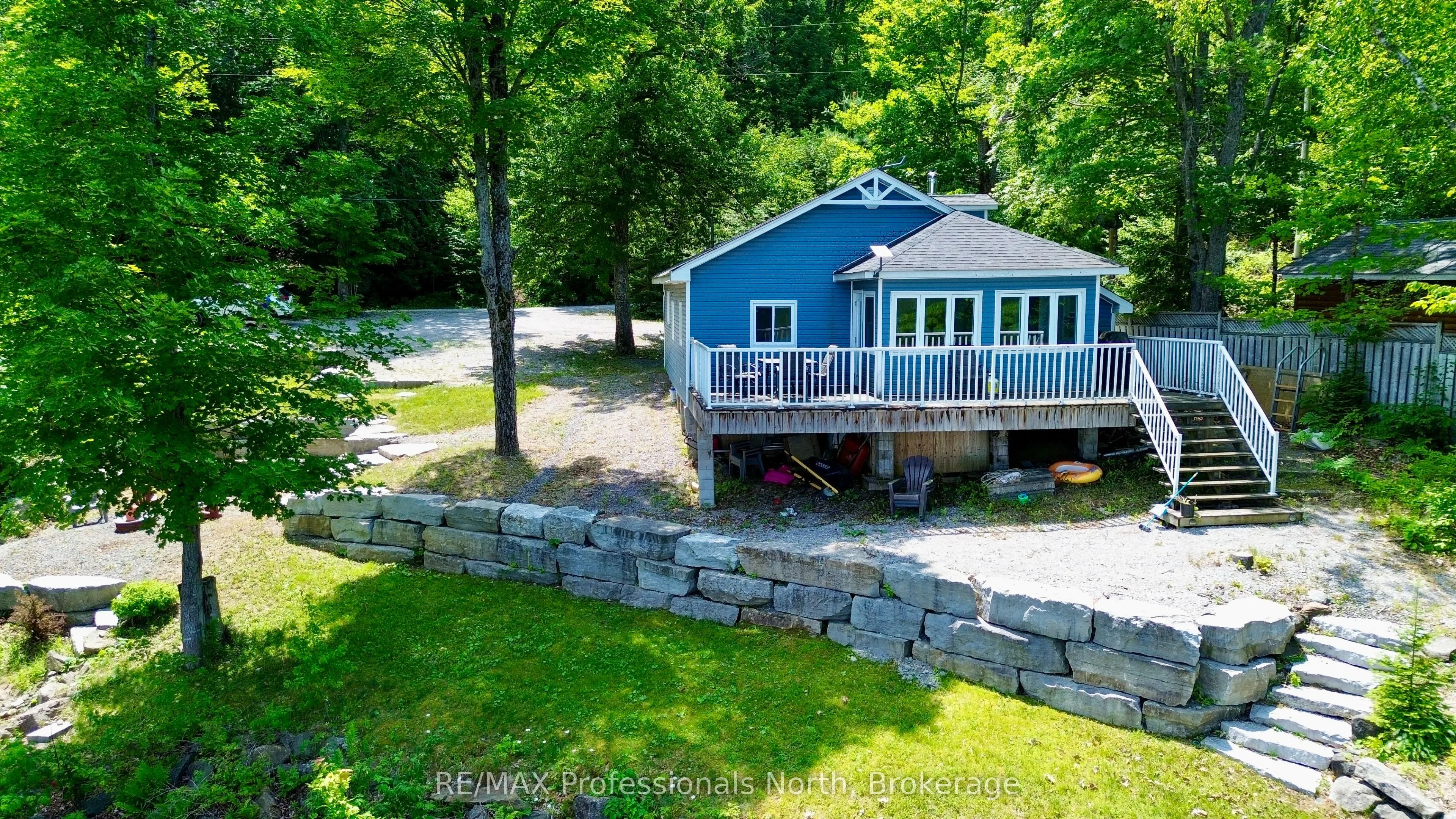 1129 Comak Crescent