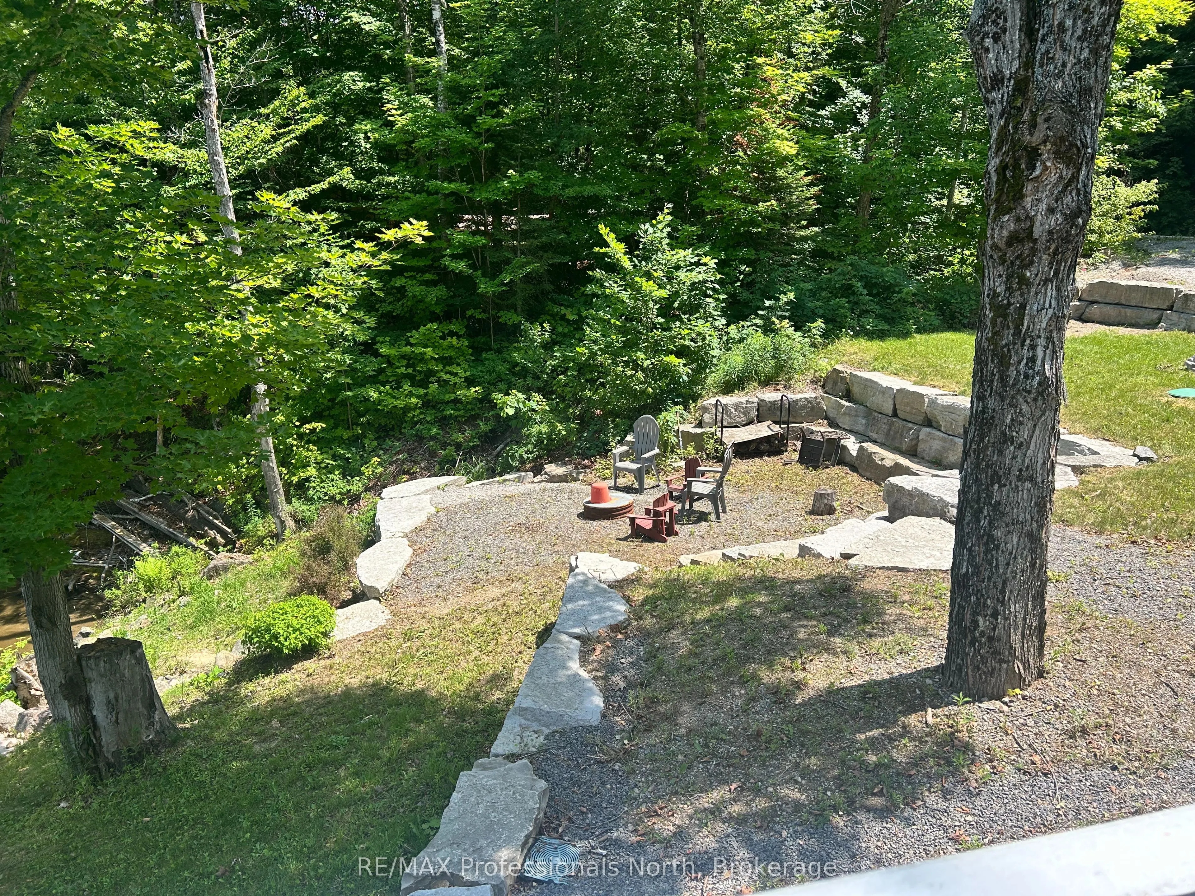 1129 Comak Crescent